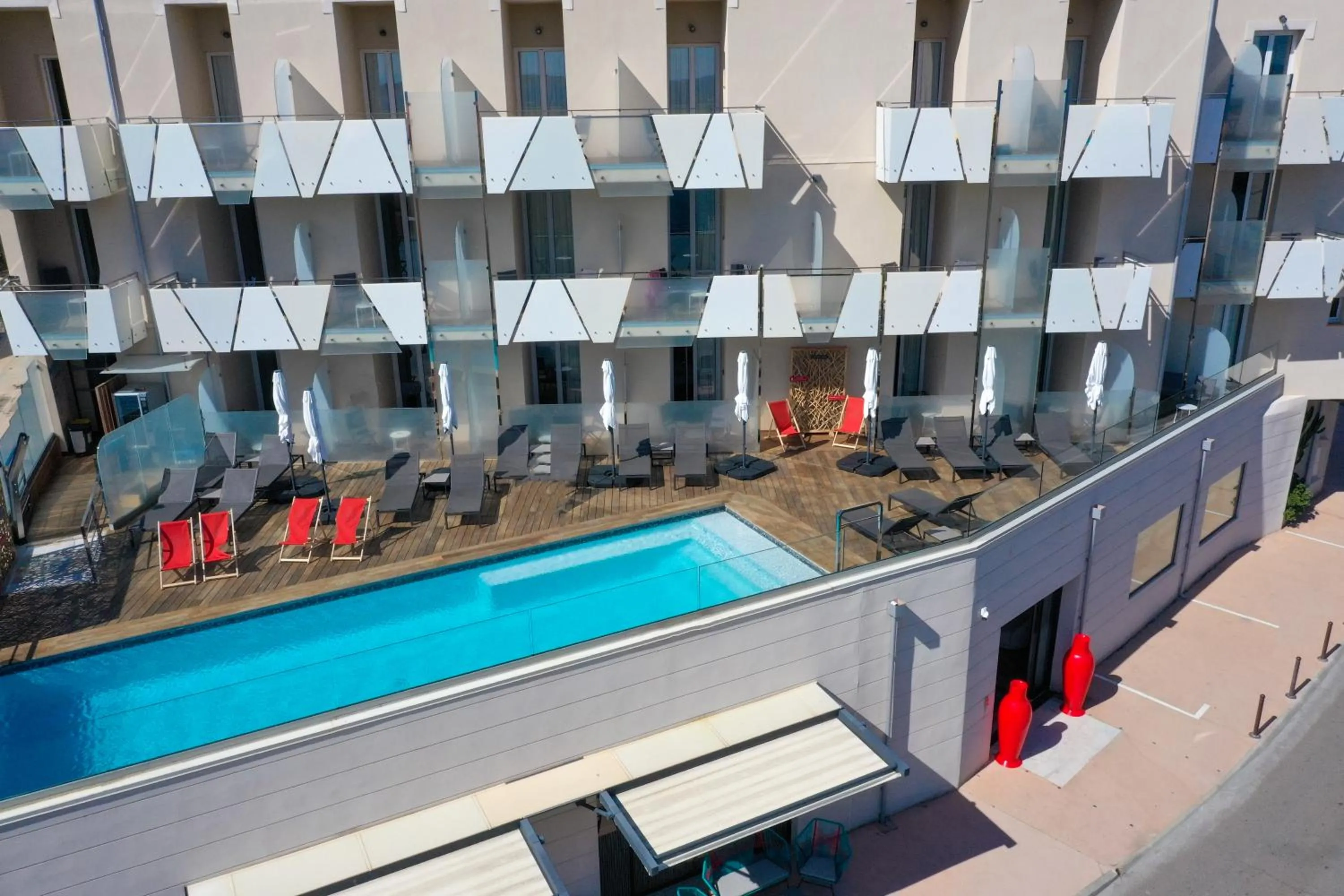 Property building in Hôtel Méditerranée