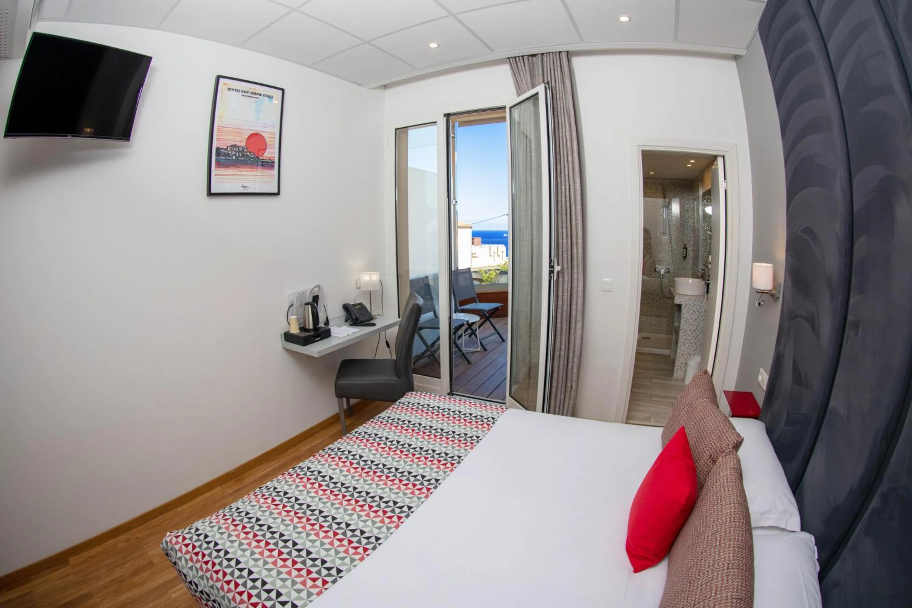 Bed in Hôtel Méditerranée