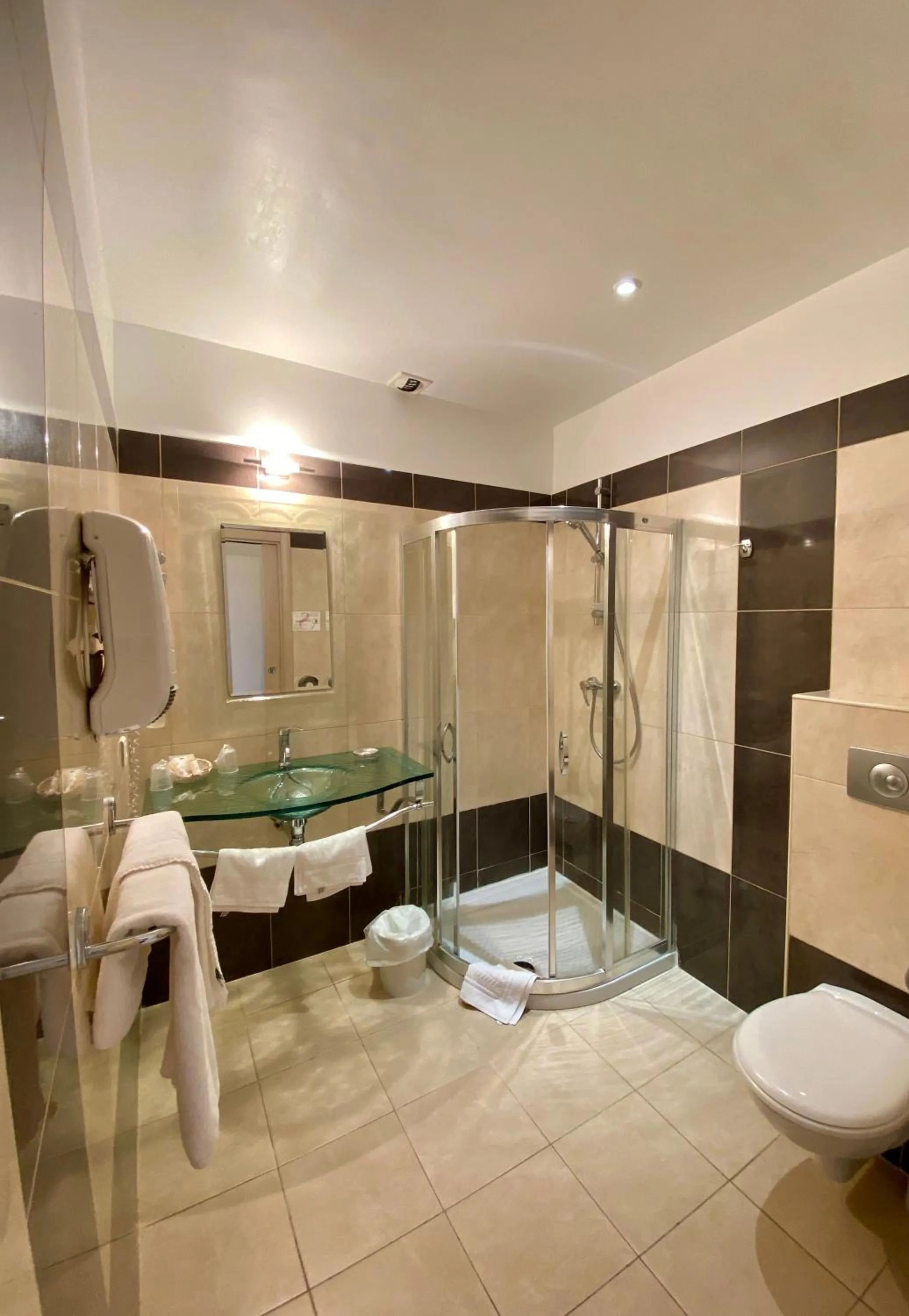 Bathroom in Hotel Tettola