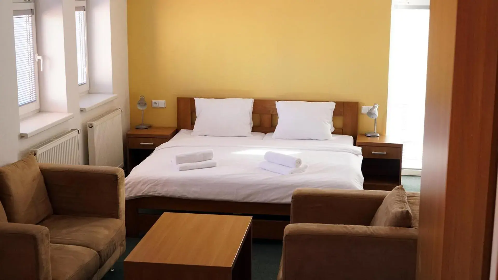 Deluxe Double Room with Shower in Lipovka penzion Deluxe Double Room with Shower in Lipovka penzion