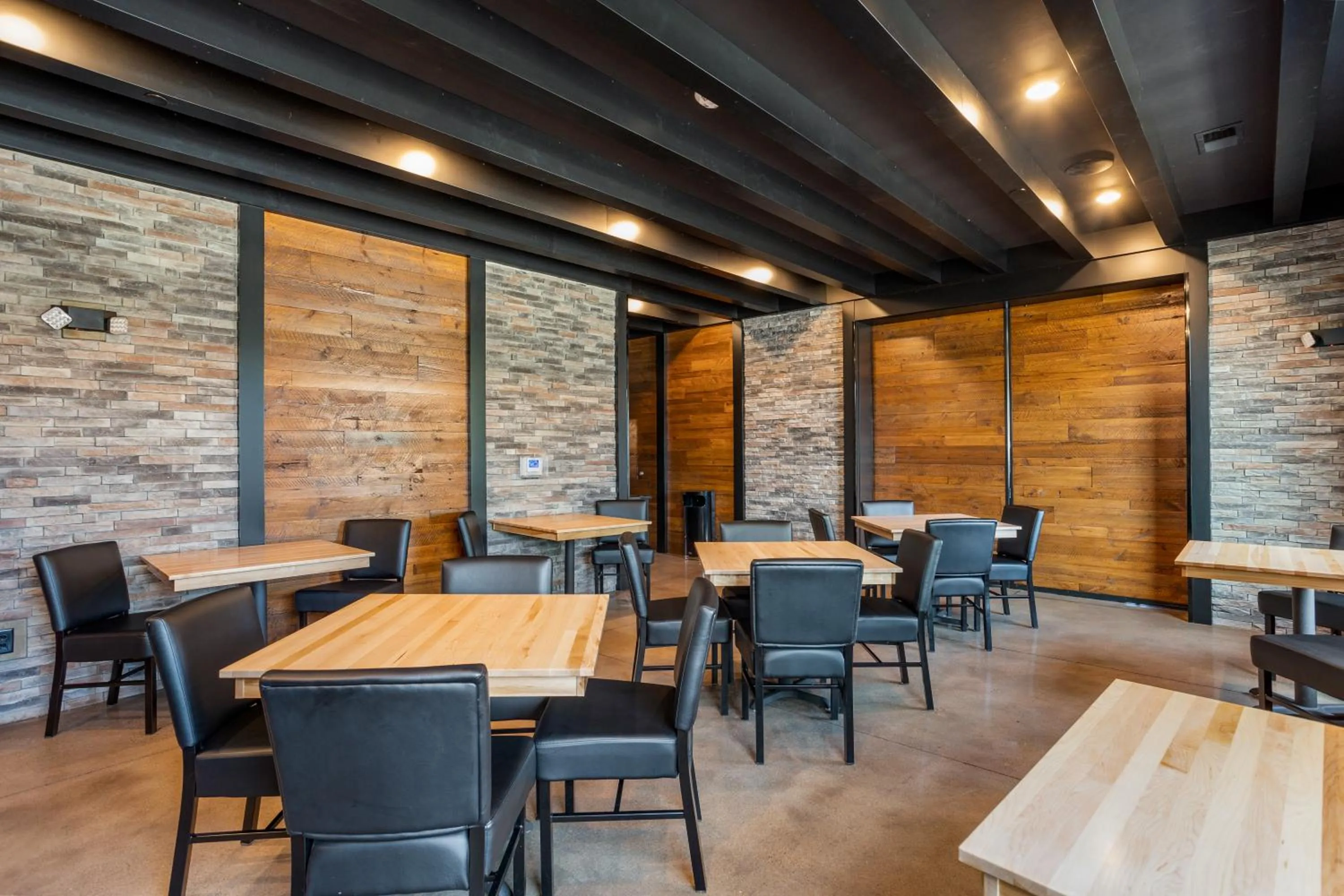 Breakfast in Cobblestone Inn & Suites Fairfield Bay