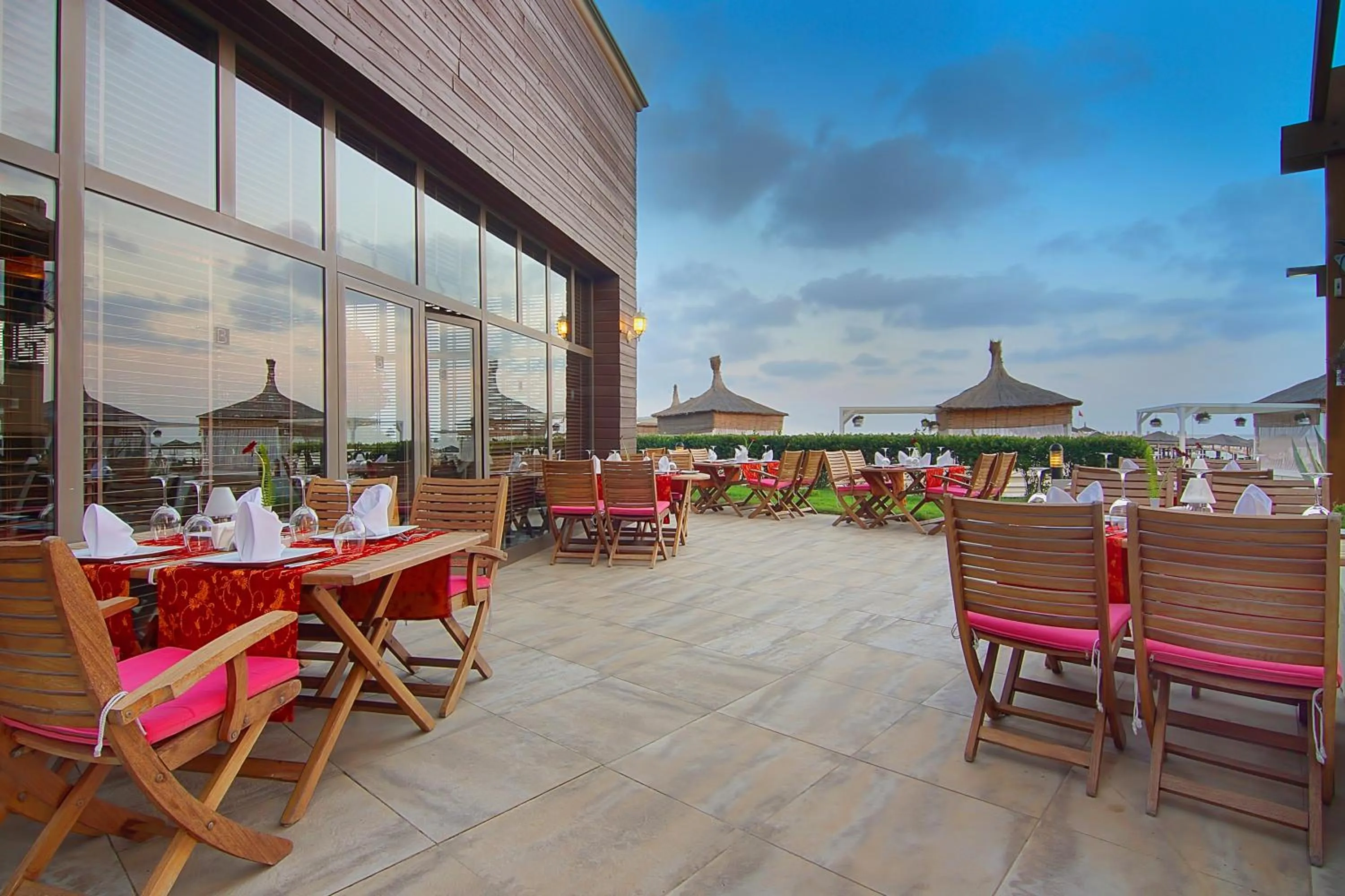 Restaurant/places to eat in Baia Lara Hotel