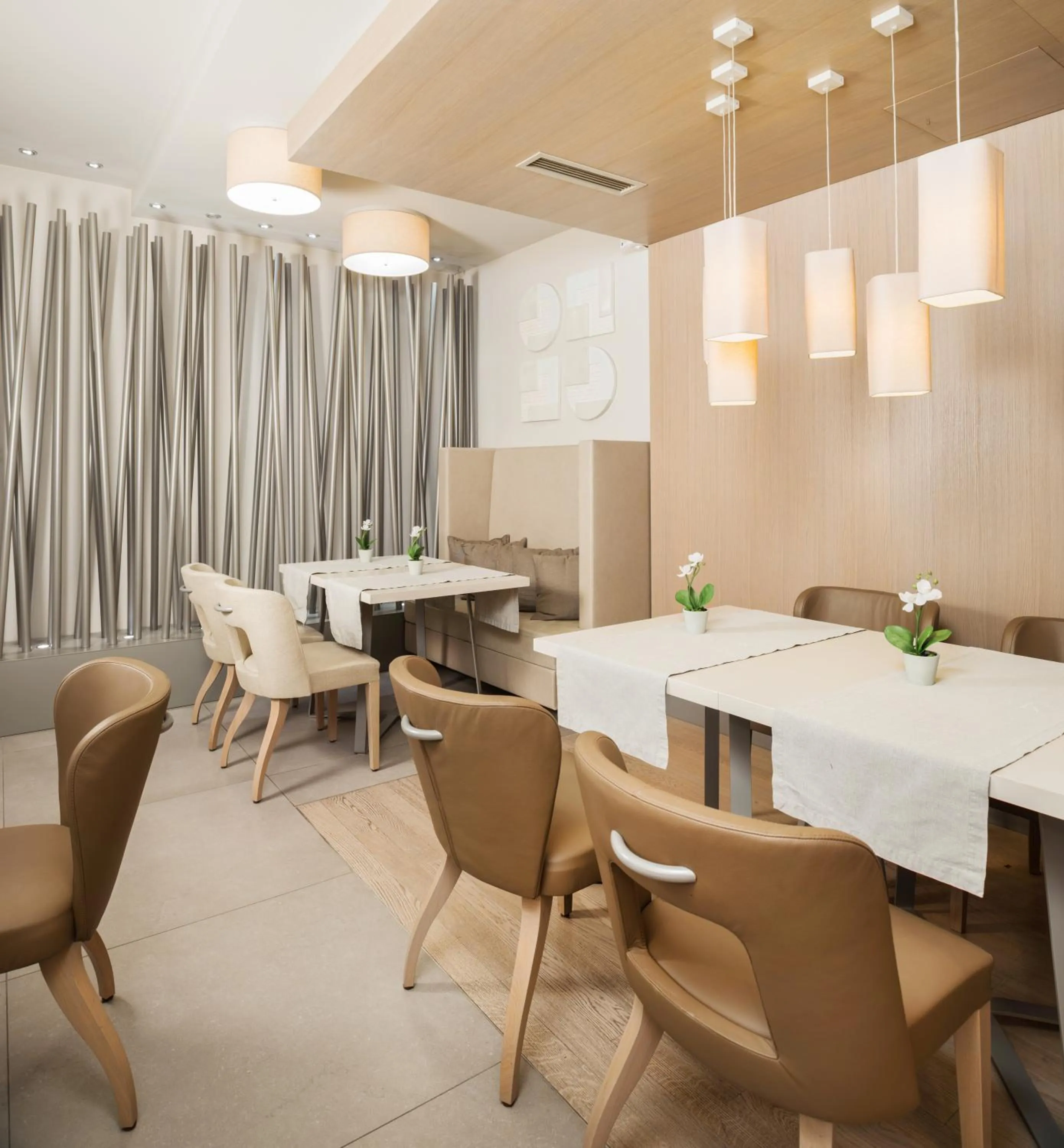 Restaurant/places to eat in Art Hotel Kalelarga