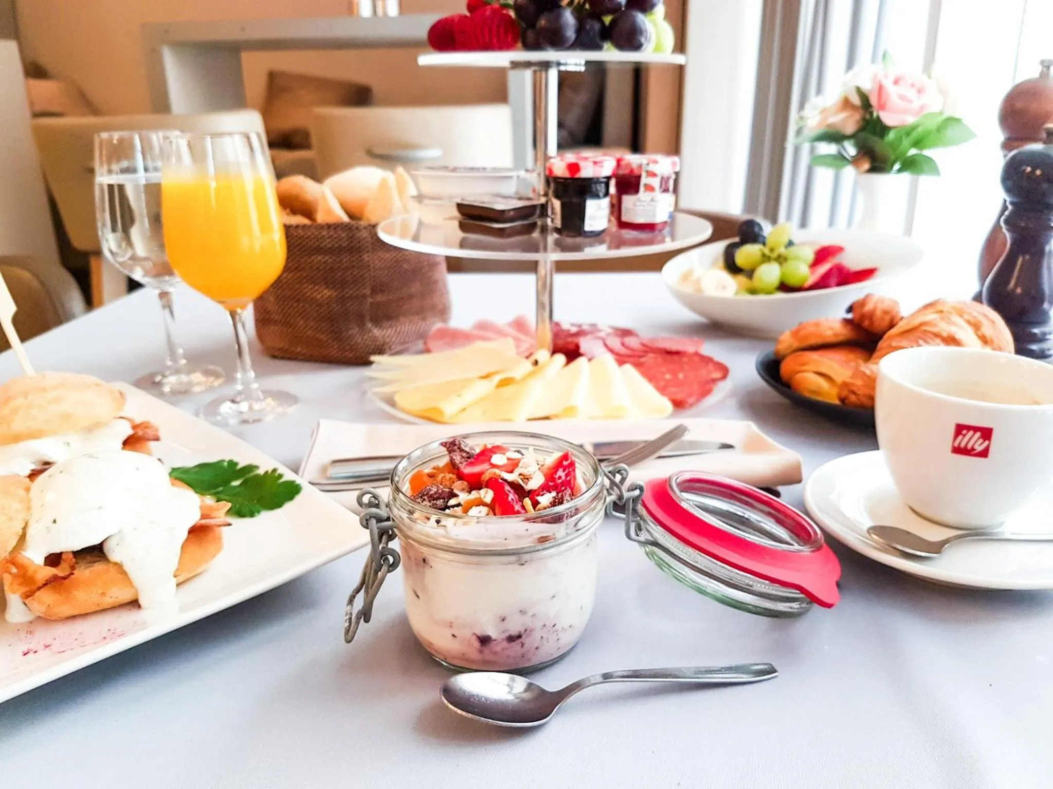 Breakfast in Art Hotel Kalelarga