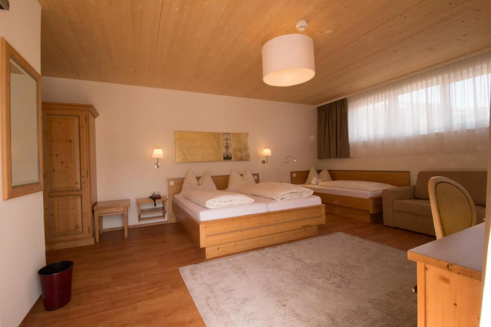 Photo of the whole room, Bed in Hotel Munde