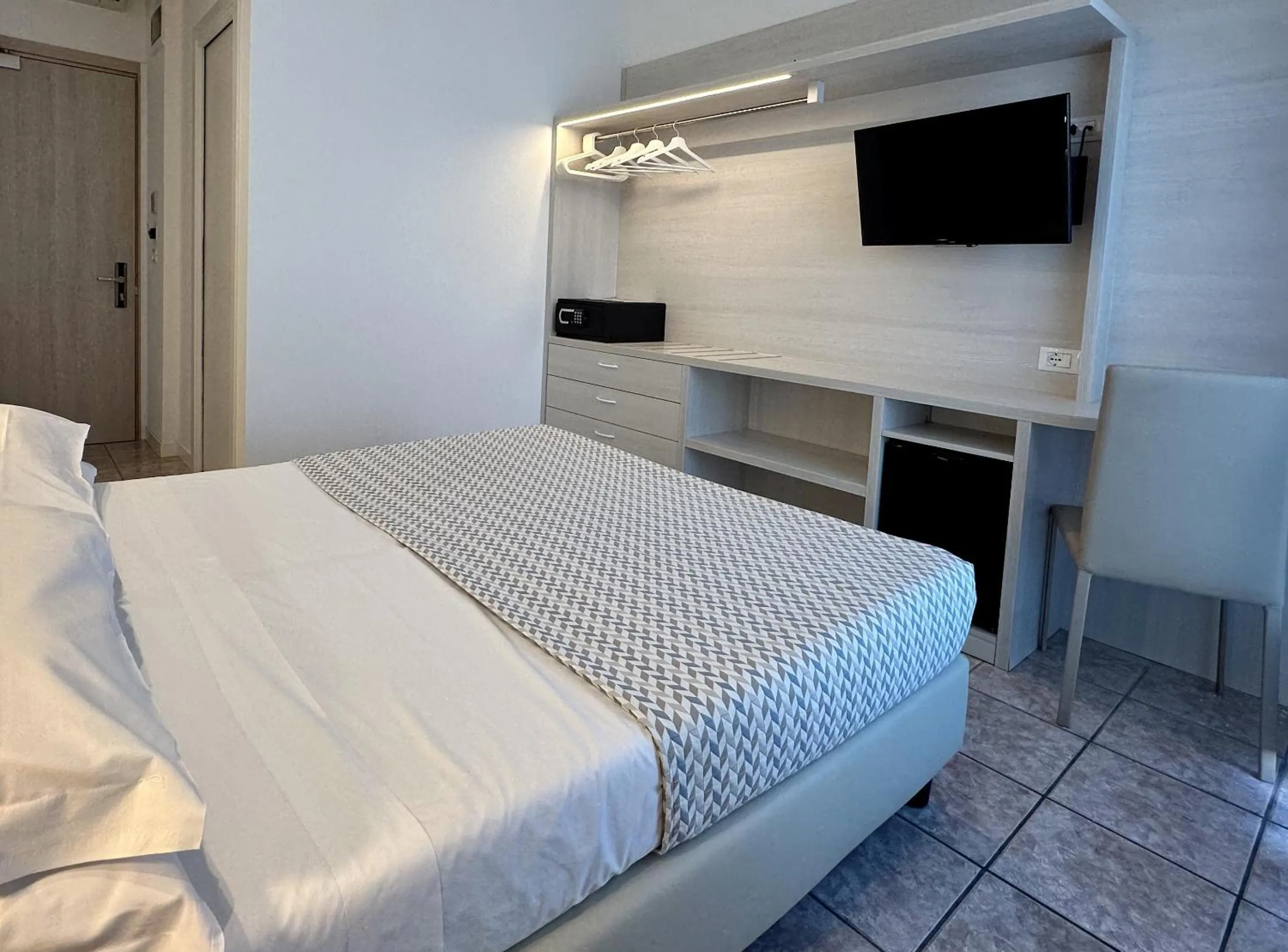Bed in Hotel Nizza Frontemare Superior 3 Stelle