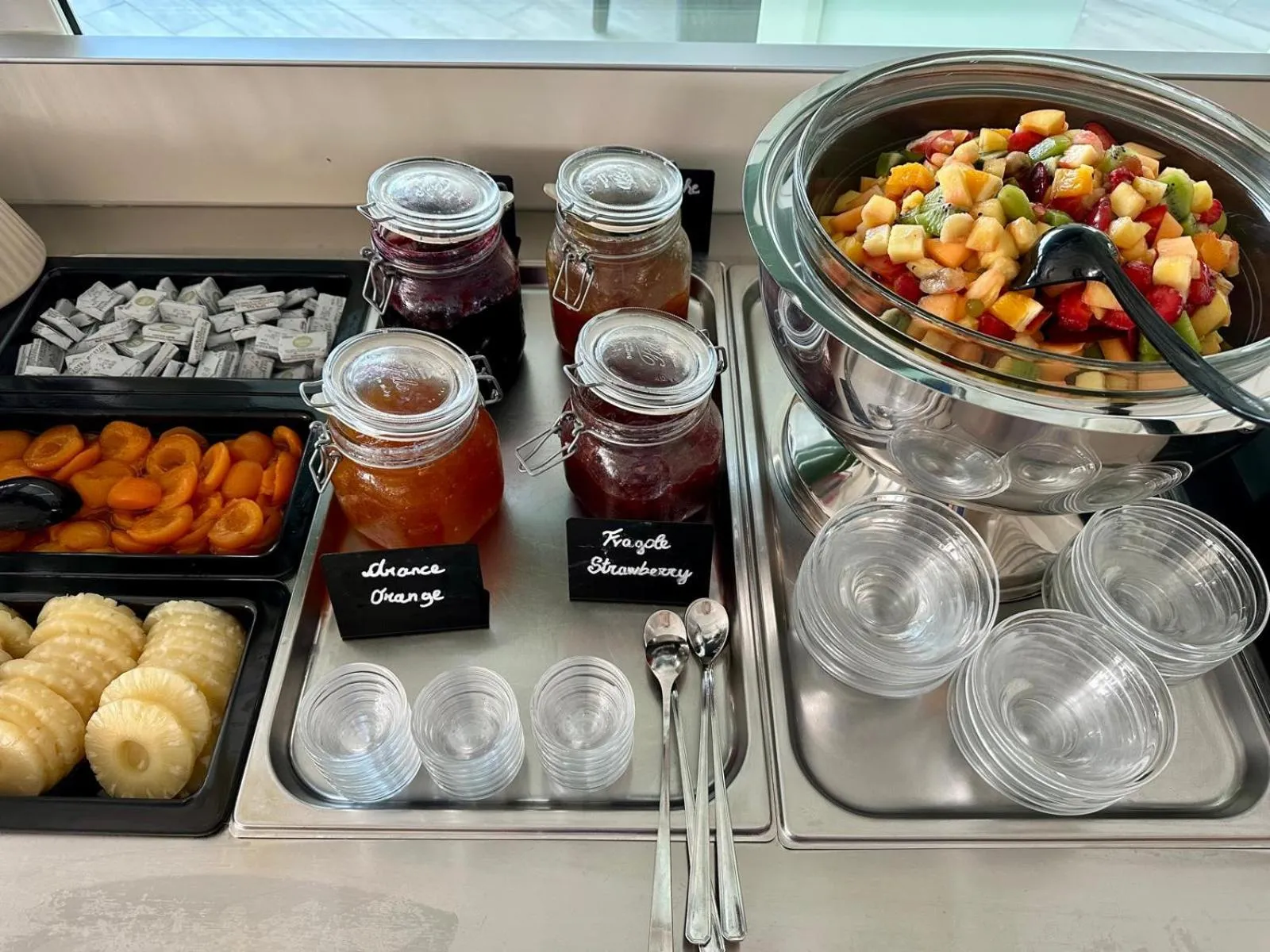 Buffet breakfast in Hotel Nizza Frontemare Superior 3 Stelle