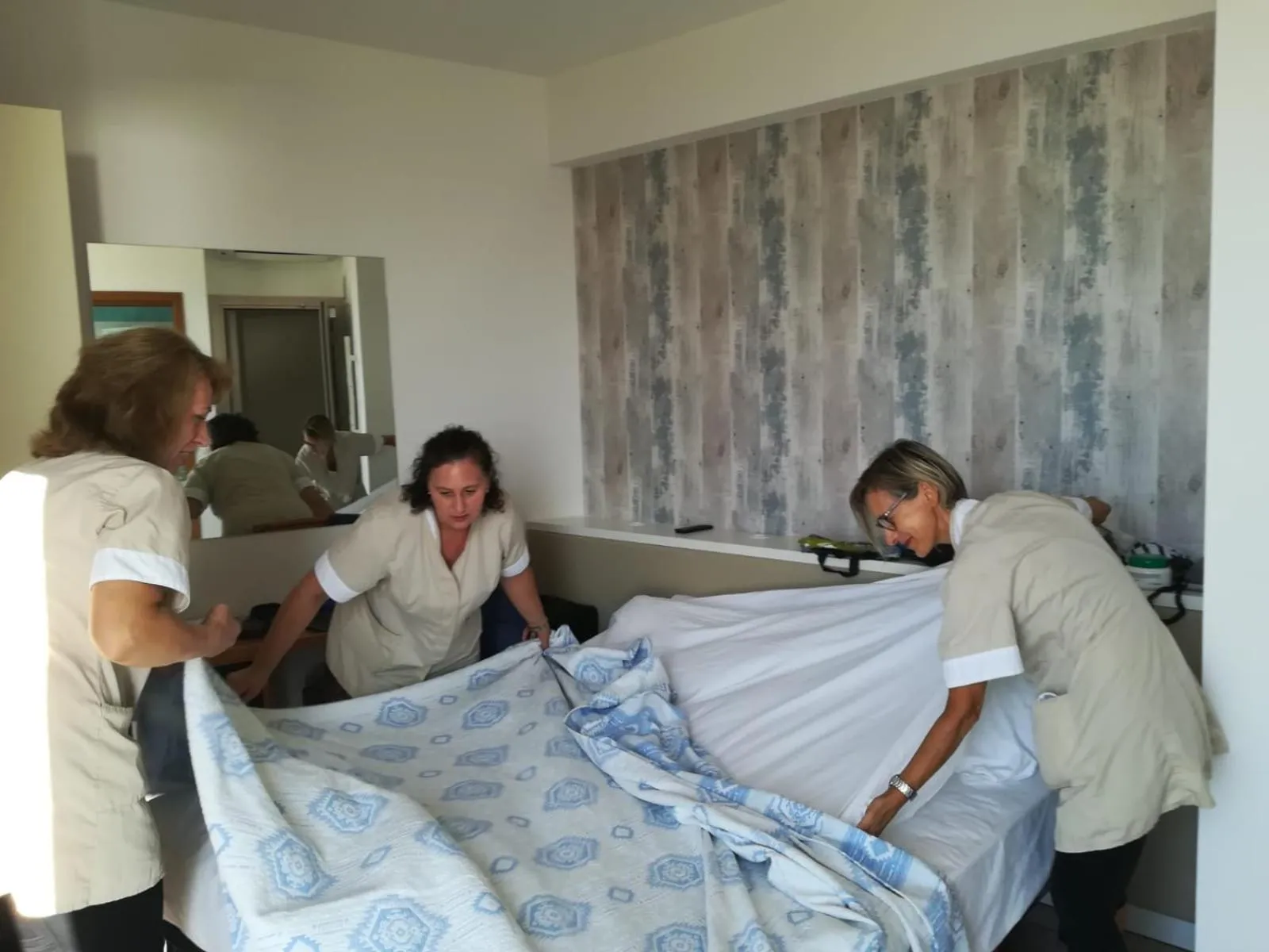 Bed in Hotel Nizza Frontemare Superior 3 Stelle