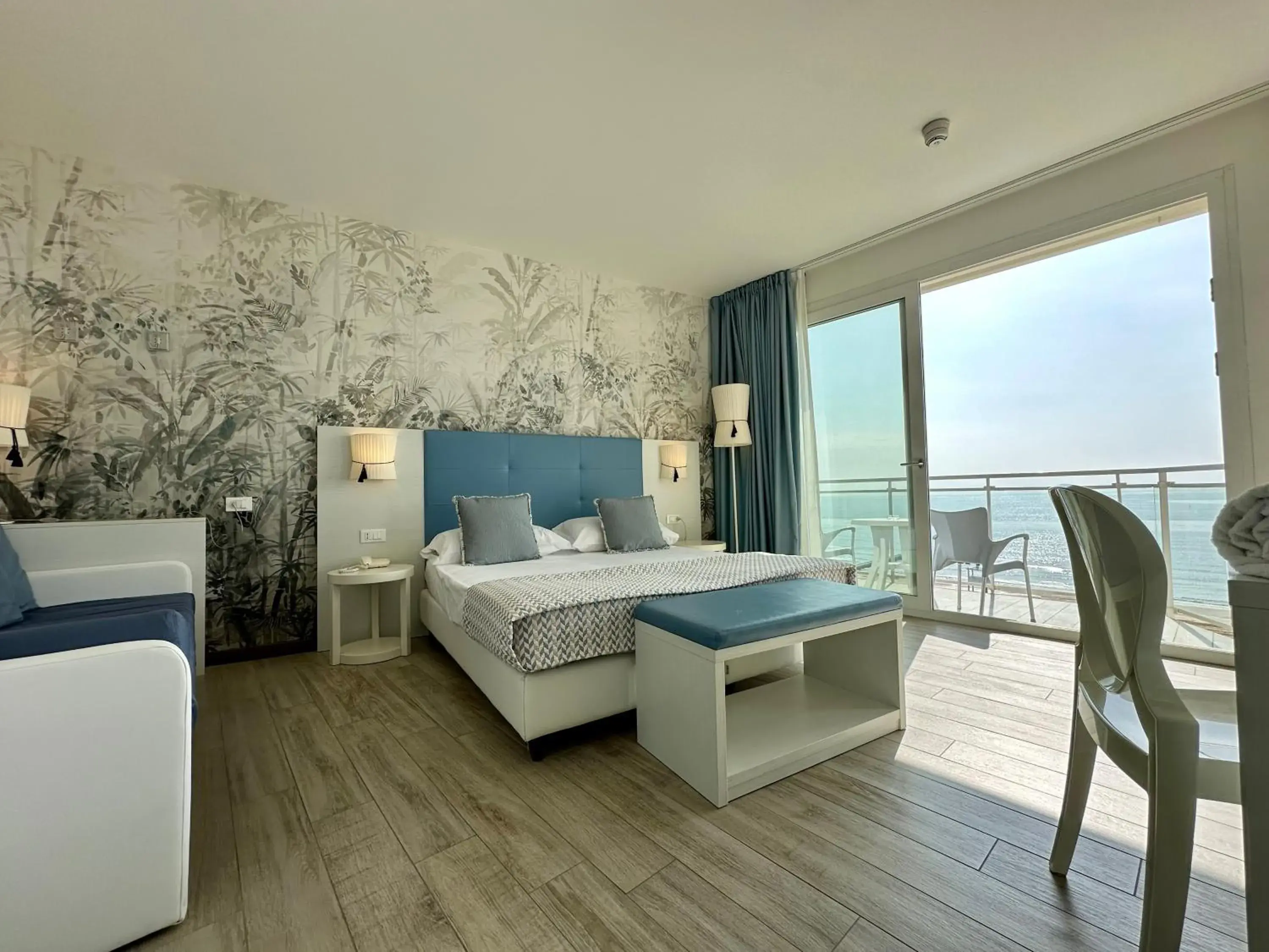 Hotel Nizza Frontemare Superior 3 Stelle Hotel Nizza Frontemare Superior 3 Stelle