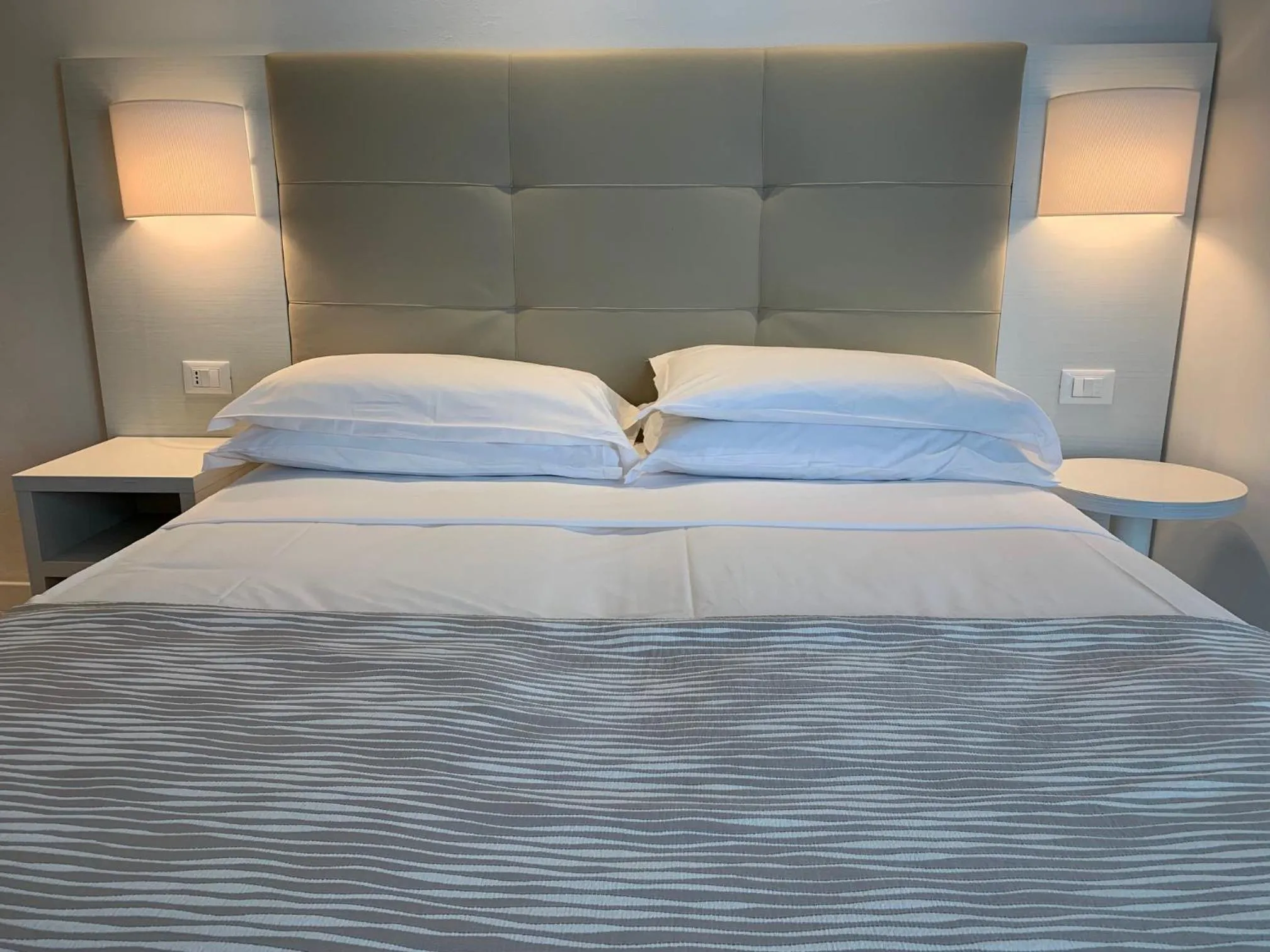Bed in Hotel Nizza Frontemare Superior 3 Stelle
