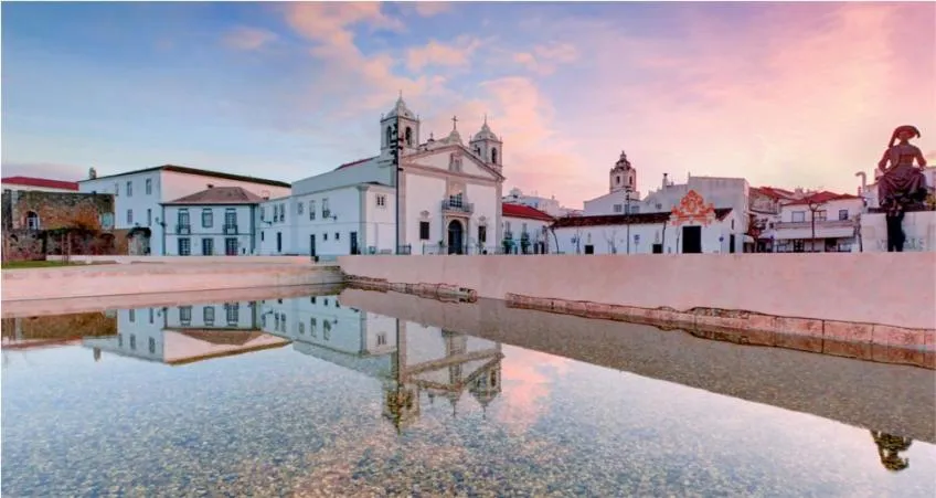 Nearby landmark in Atalaia Sol Aparthotel - tennis & heated pool in winter