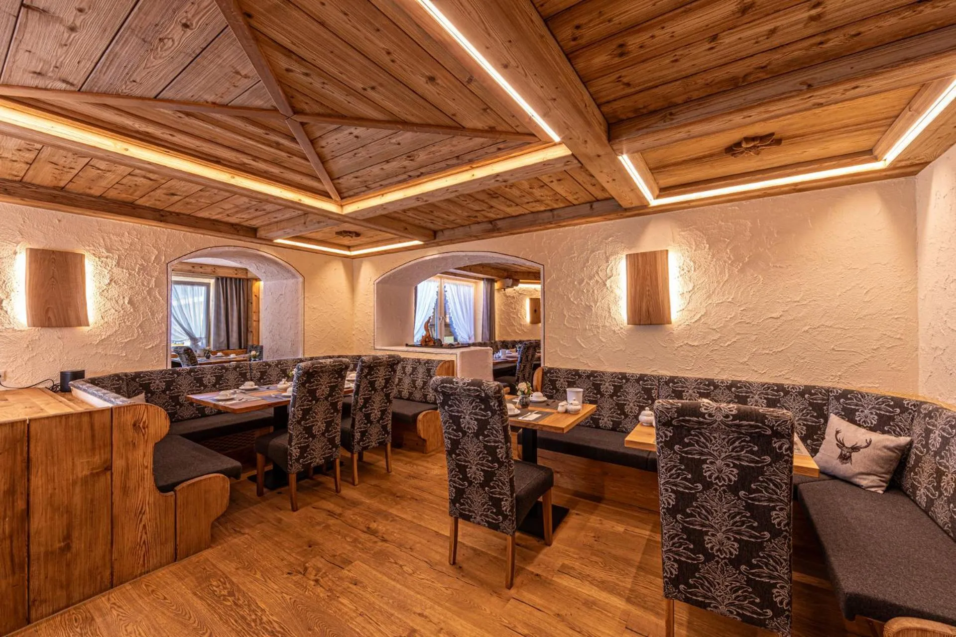 Breakfast in Hotel AlpinaRos