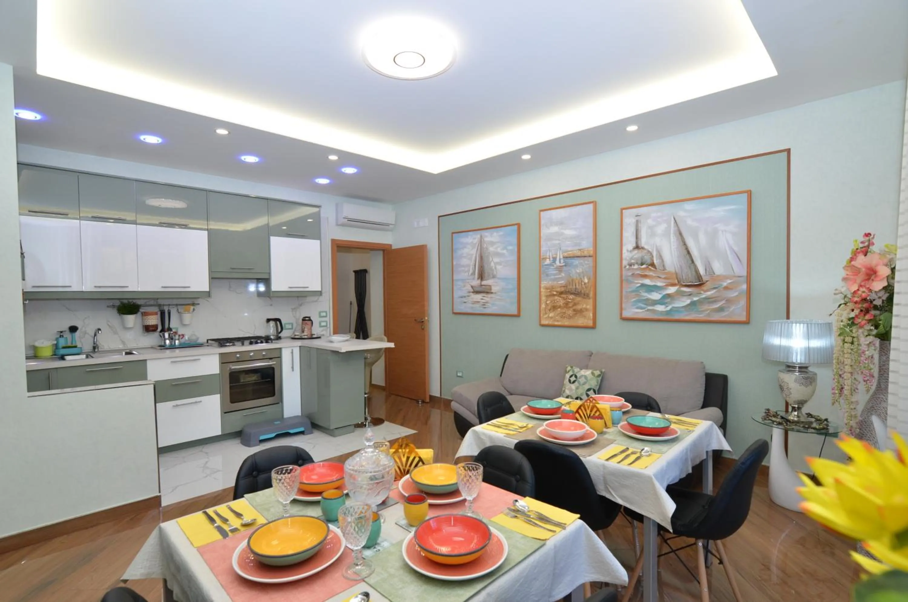 Dining area in Caserta Deluxe