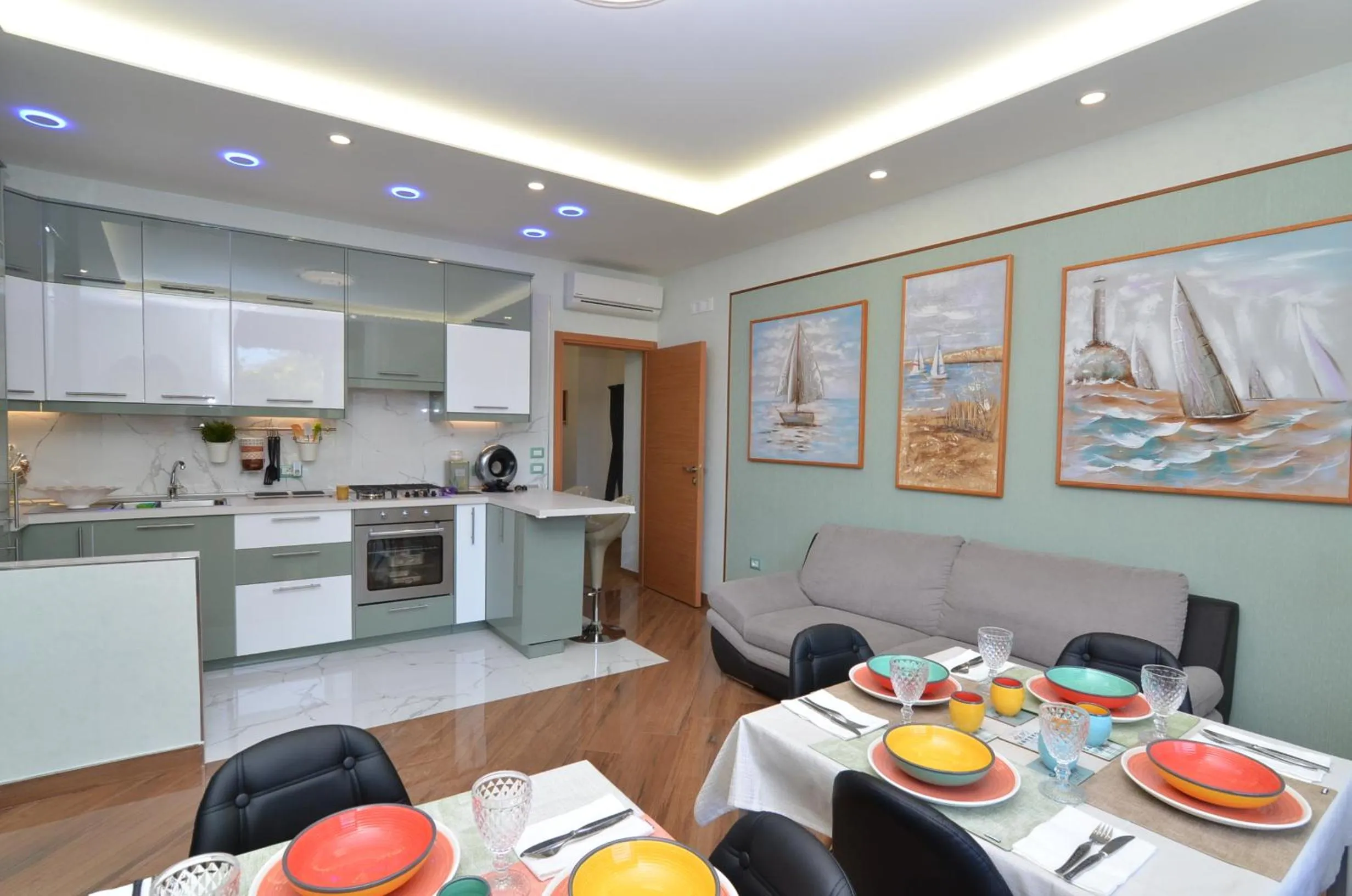 Dining area in Caserta Deluxe