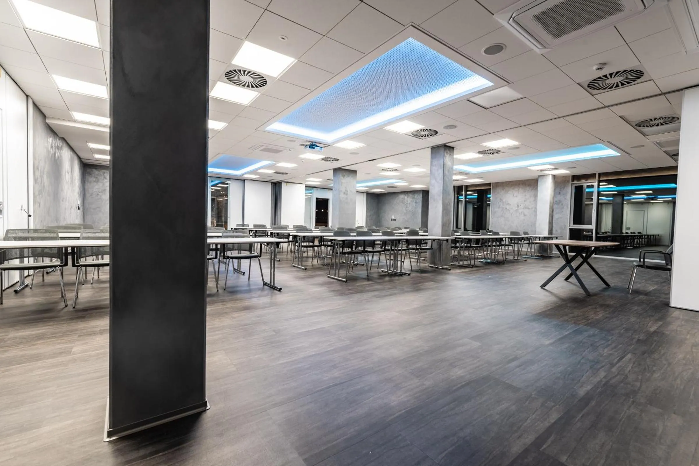 Business facilities in NUTREND World