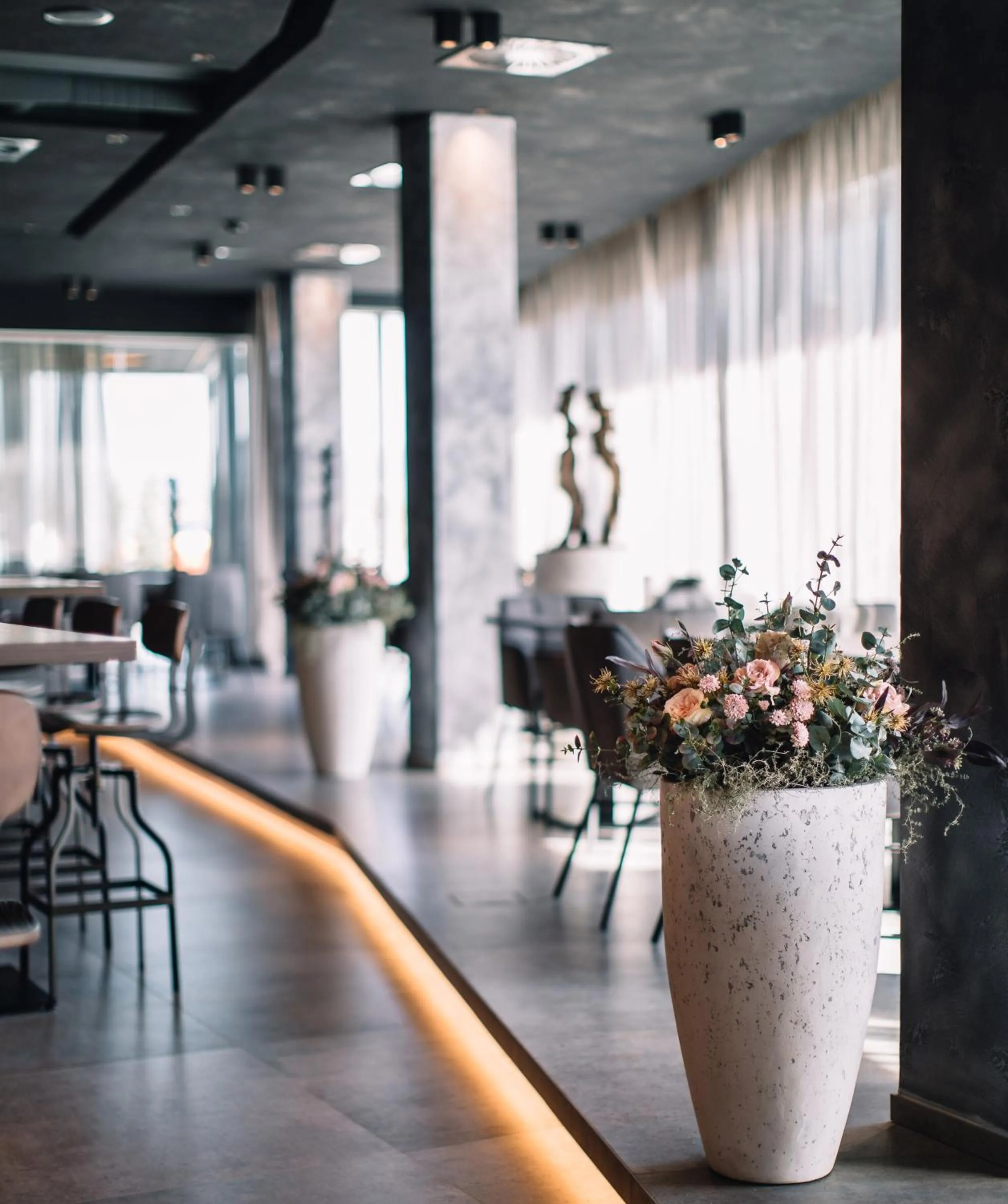 Restaurant/places to eat in NUTREND World