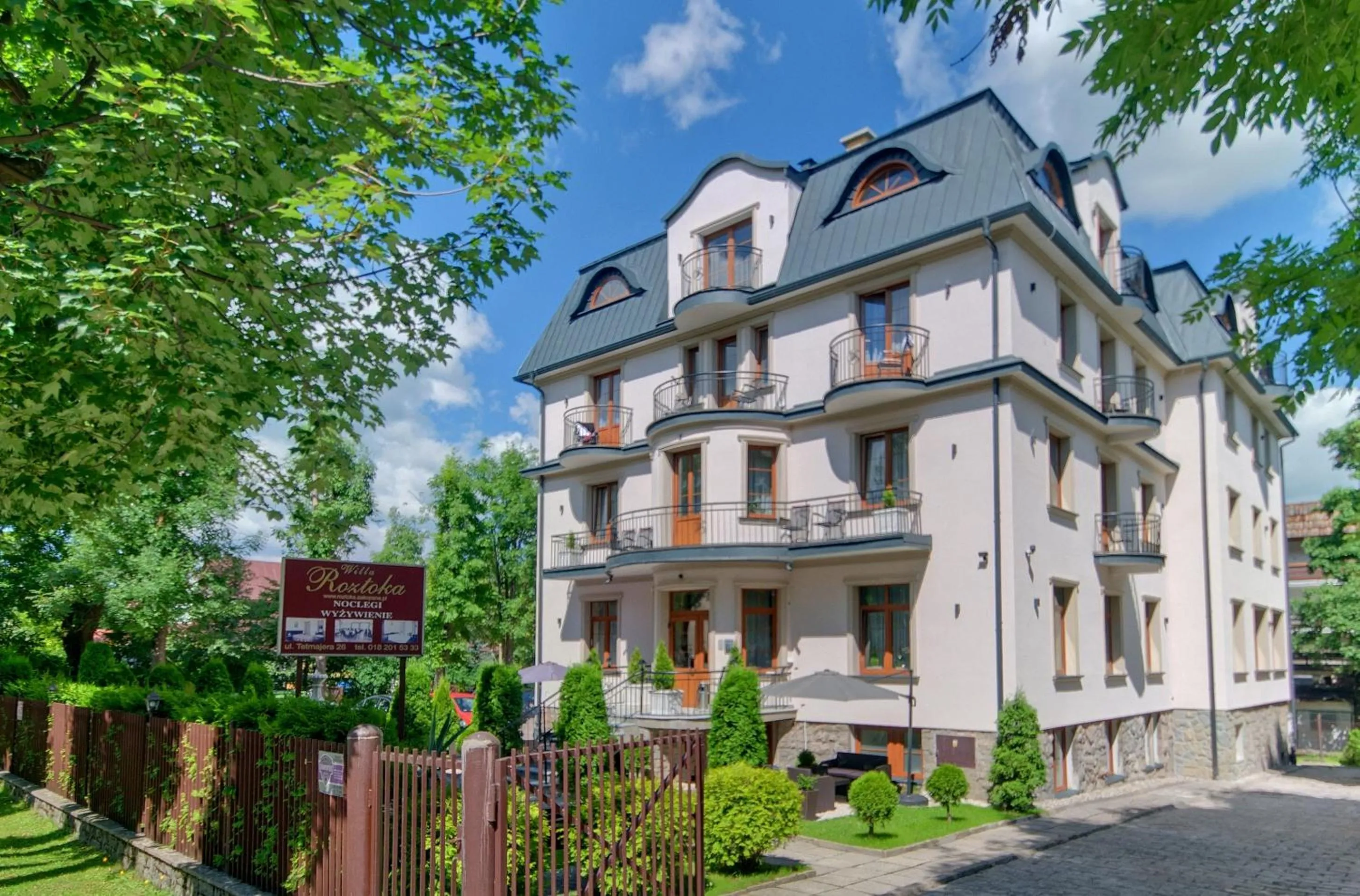 Facade/entrance in Willa Roztoka