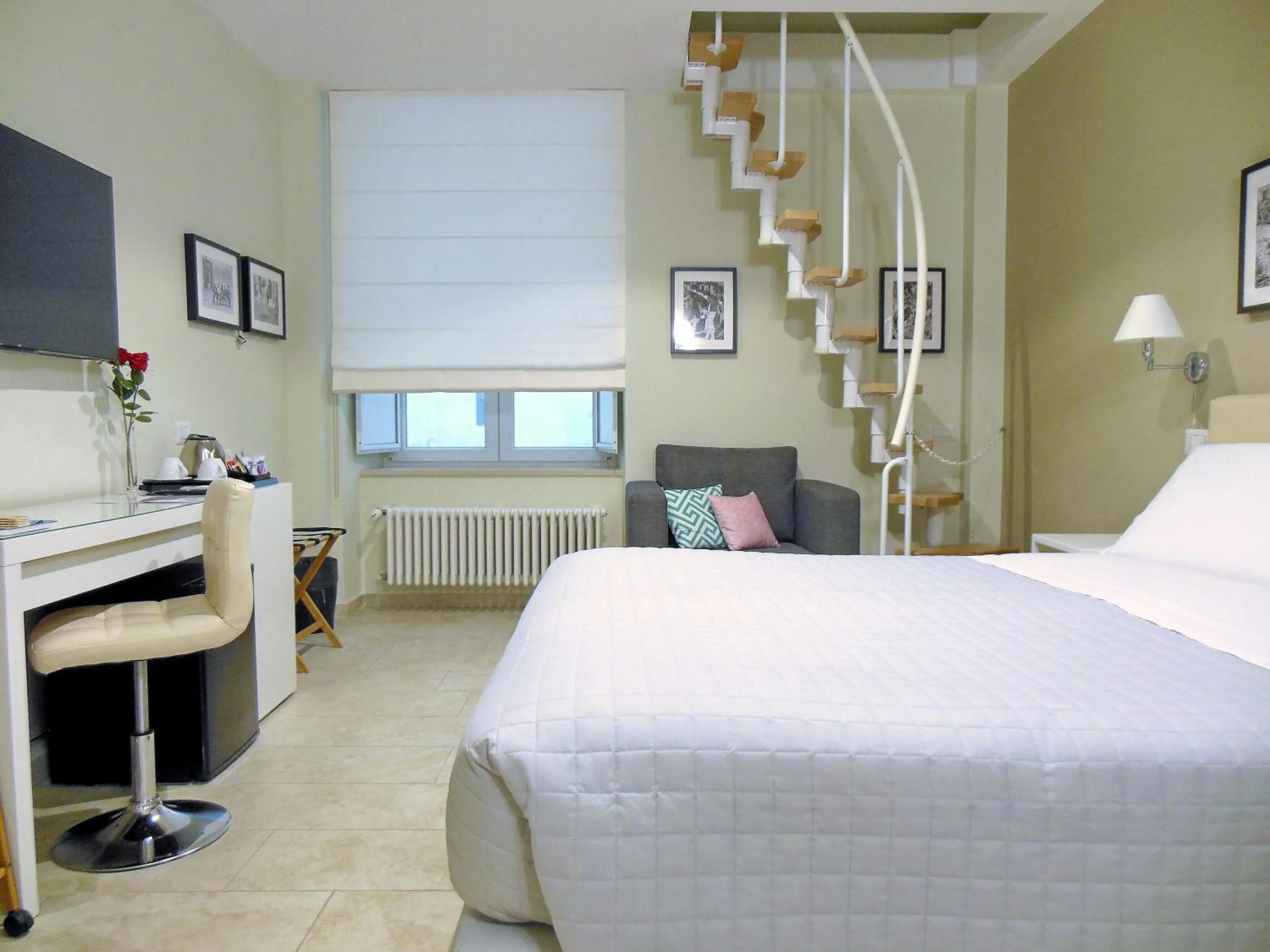 Bedroom, Bed in L'OSPITE - LIFESTYLE RESIDENCE, Design Rooms