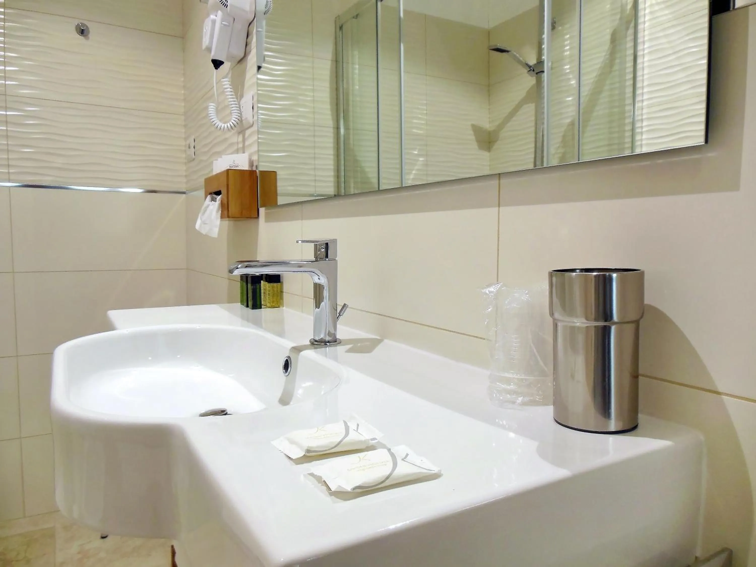 Bathroom in L'OSPITE - LIFESTYLE RESIDENCE, Design Rooms