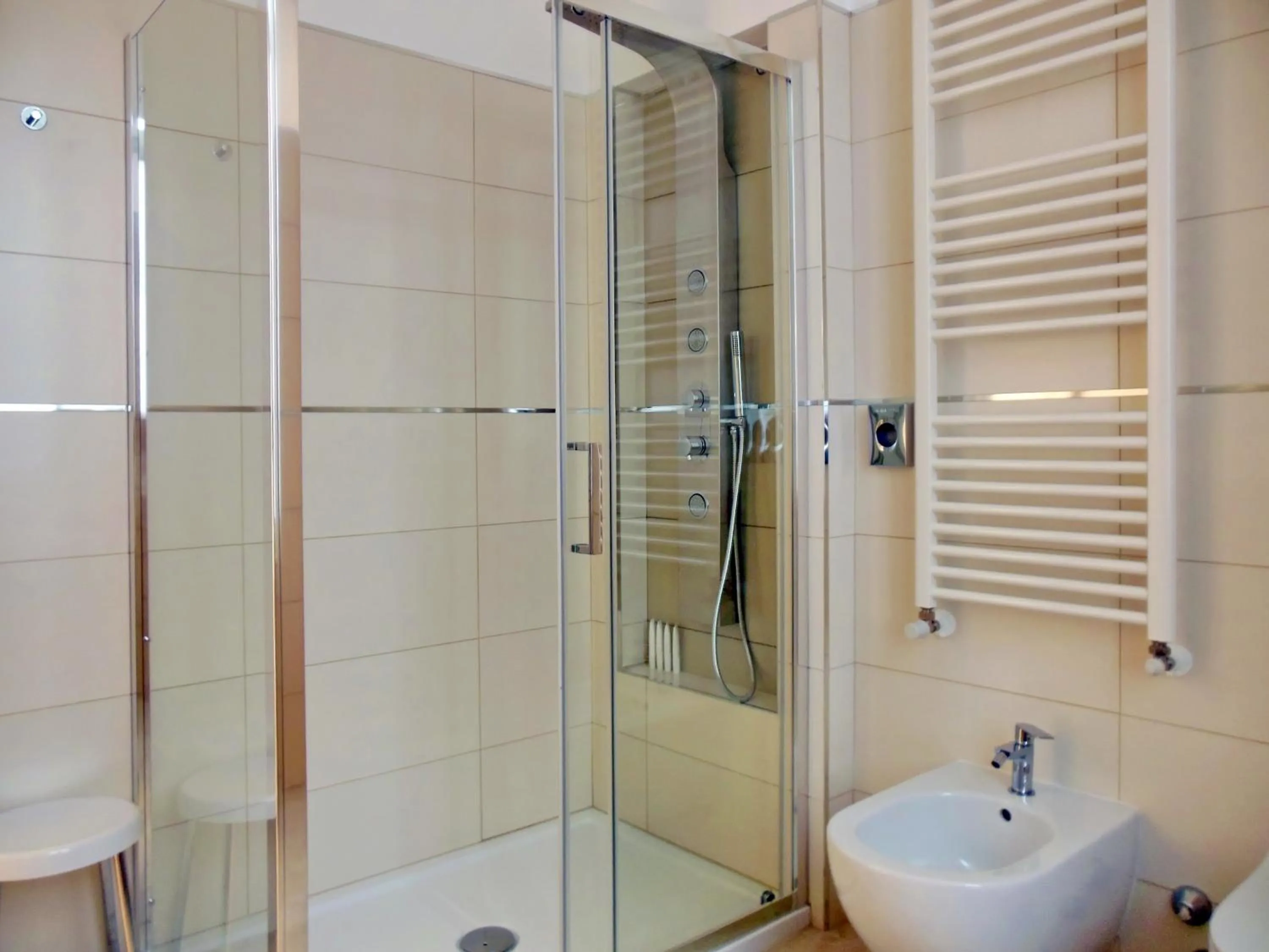 Bathroom in L'OSPITE - LIFESTYLE RESIDENCE, Design Rooms
