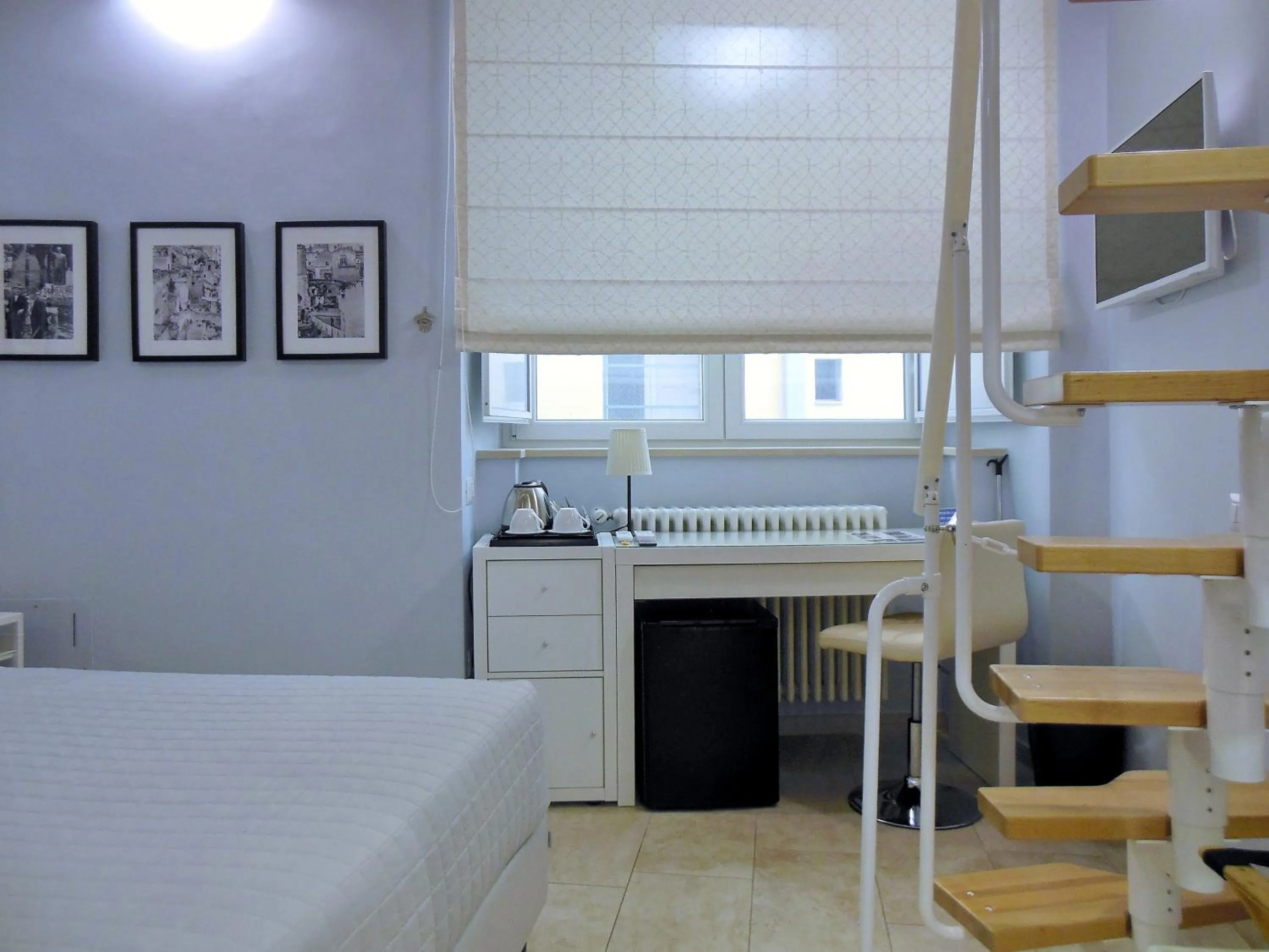 hair dresser, Bed in L'OSPITE - LIFESTYLE RESIDENCE, Design Rooms