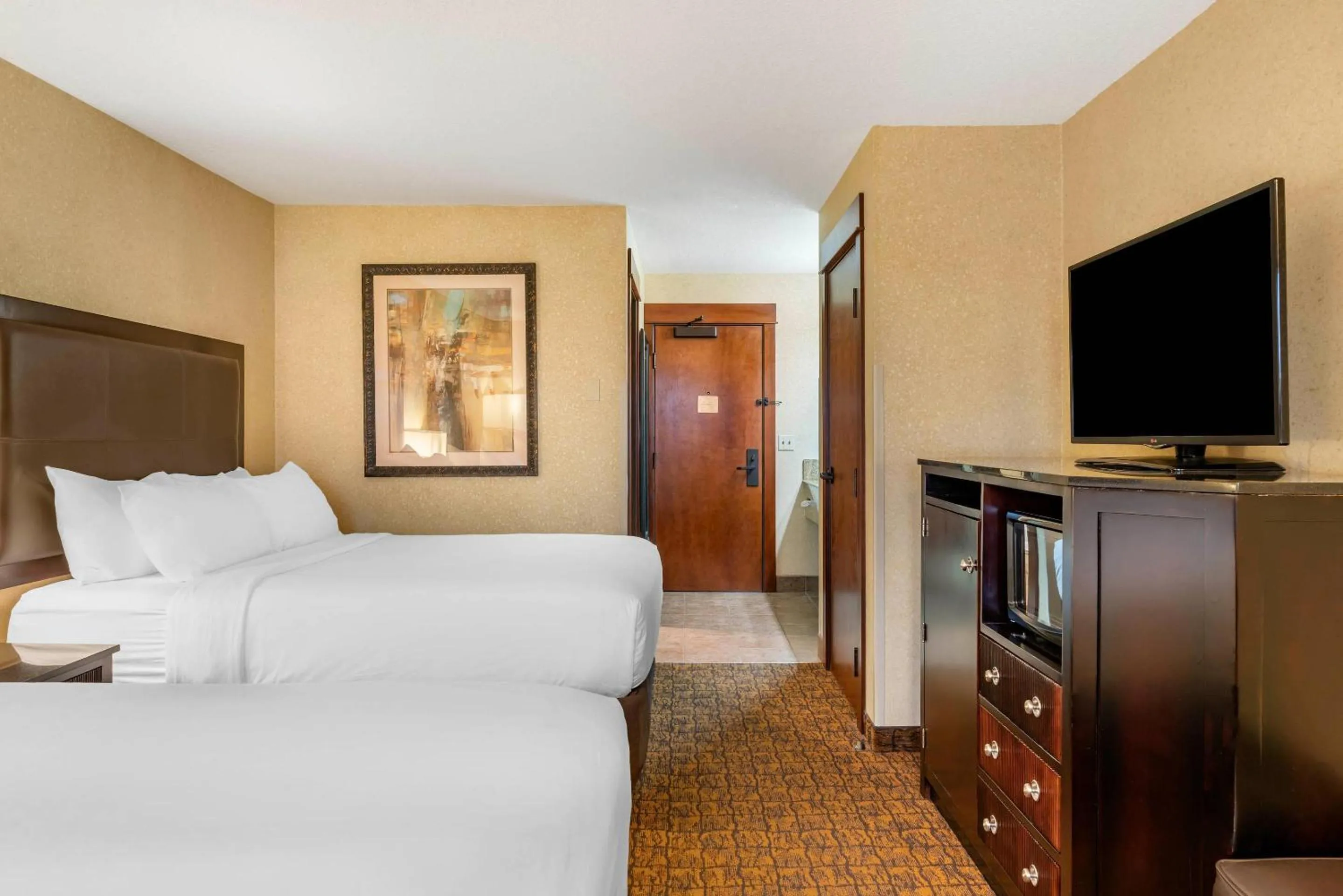 Bedroom, Bed in Lloyd Hotel Astoria Bayfront, an Ascend Collection Hotel