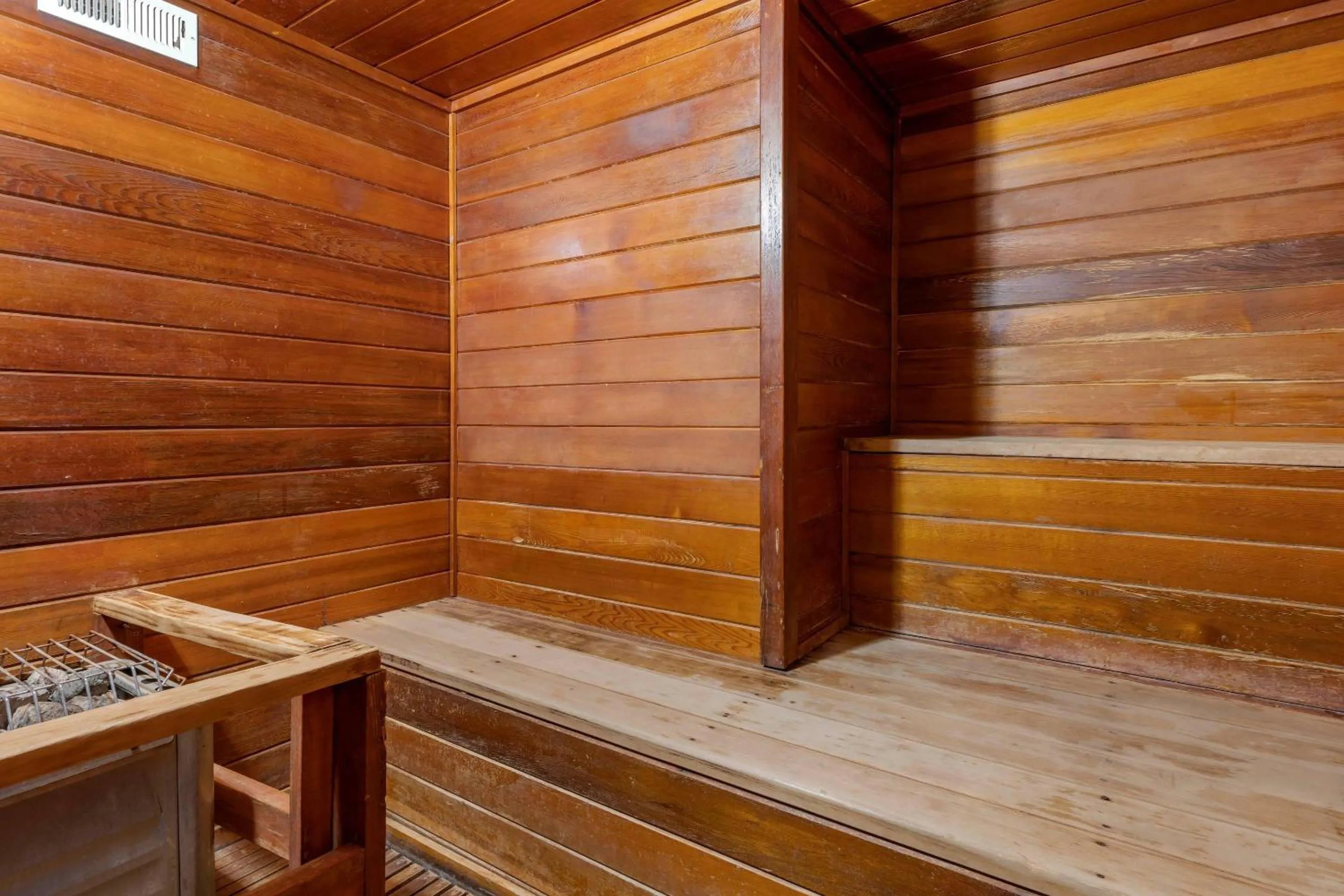 Swimming pool in Lloyd Hotel Astoria Bayfront, an Ascend Collection Hotel