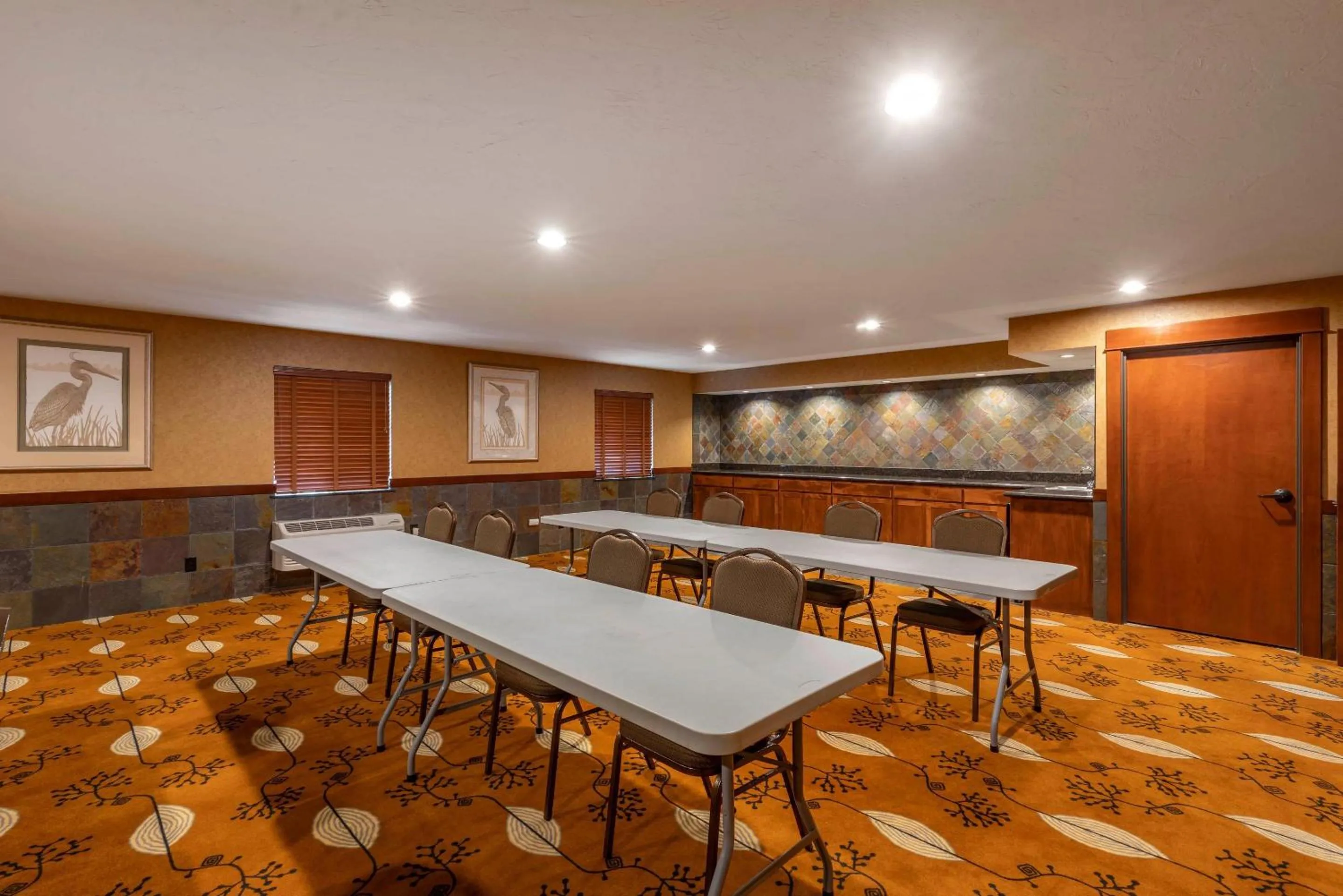 Meeting/conference room in Lloyd Hotel Astoria Bayfront, an Ascend Collection Hotel
