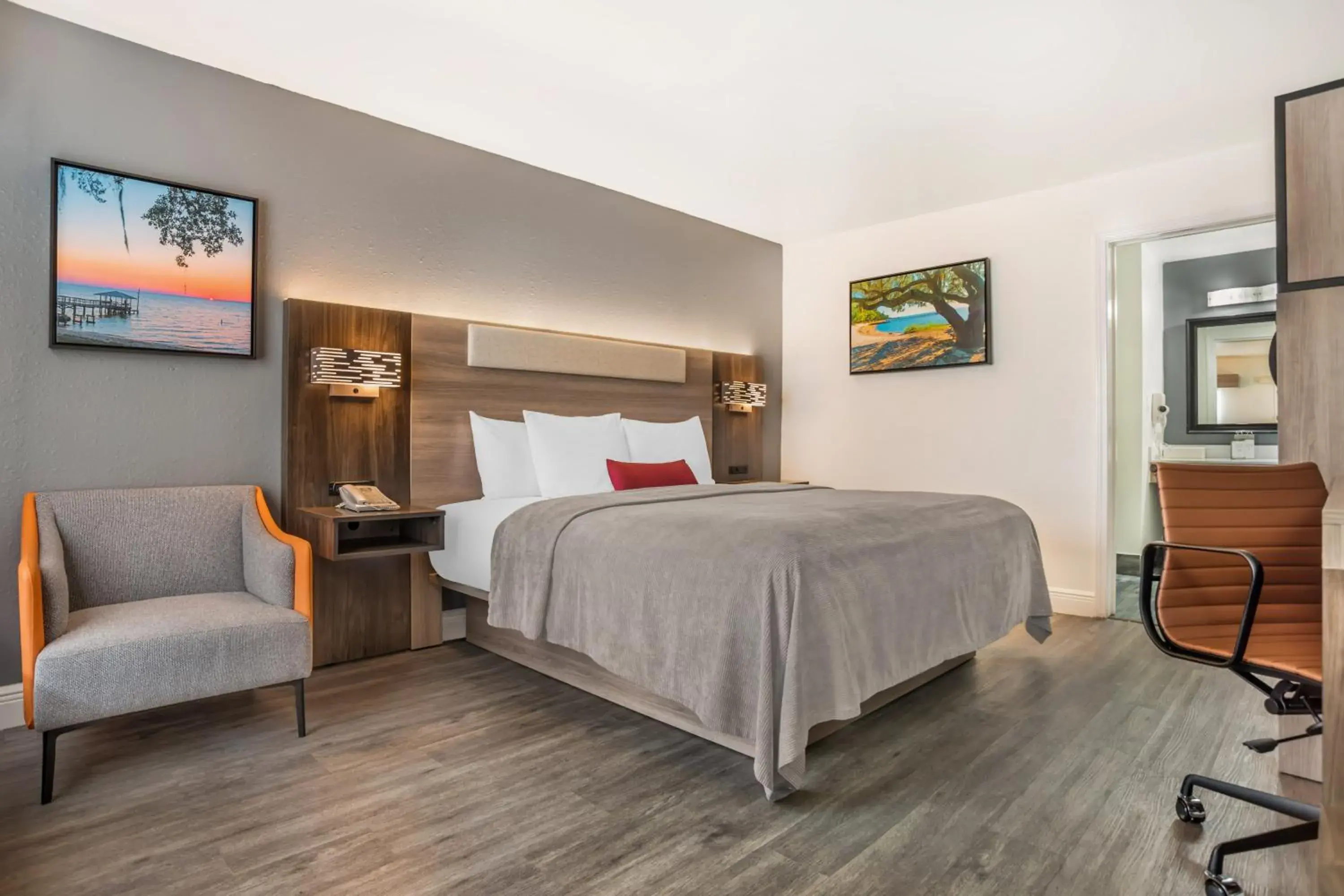 Queen Room - Disability Access in Key West Inn - Fairhope Queen Room - Disability Access in Key West Inn - Fairhope