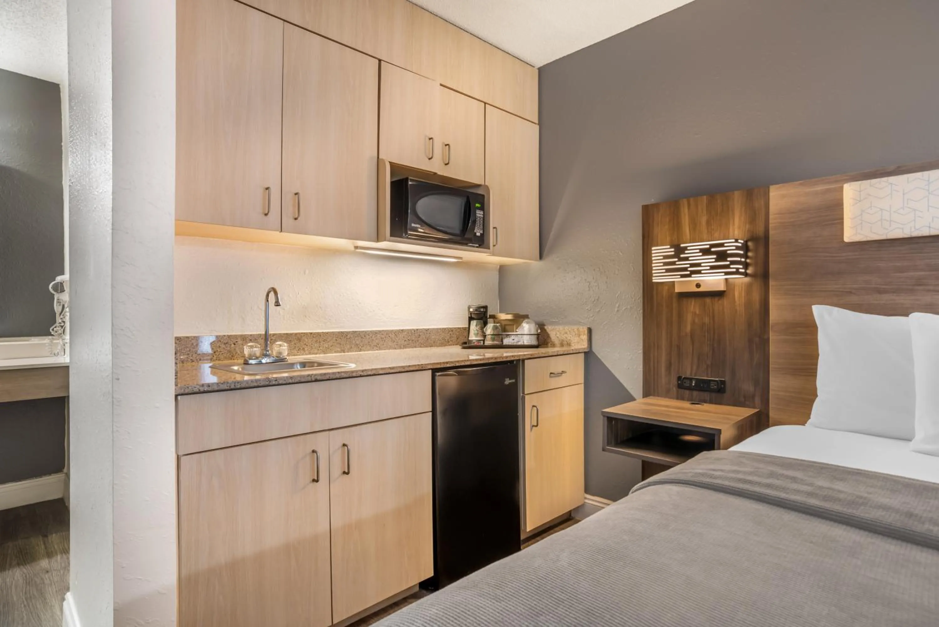 Bed in Key West Inn - Fairhope