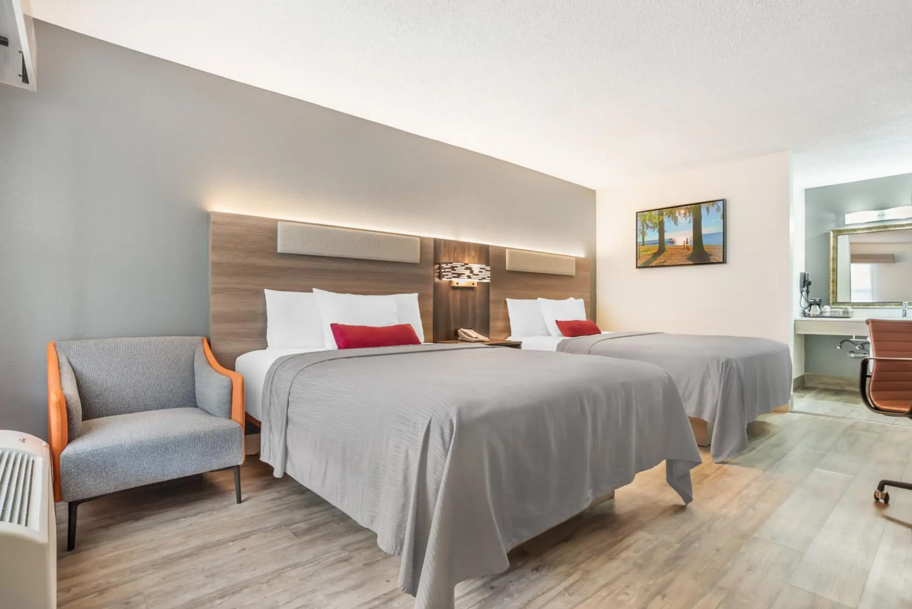 Queen Room in Key West Inn - Fairhope Queen Room in Key West Inn - Fairhope