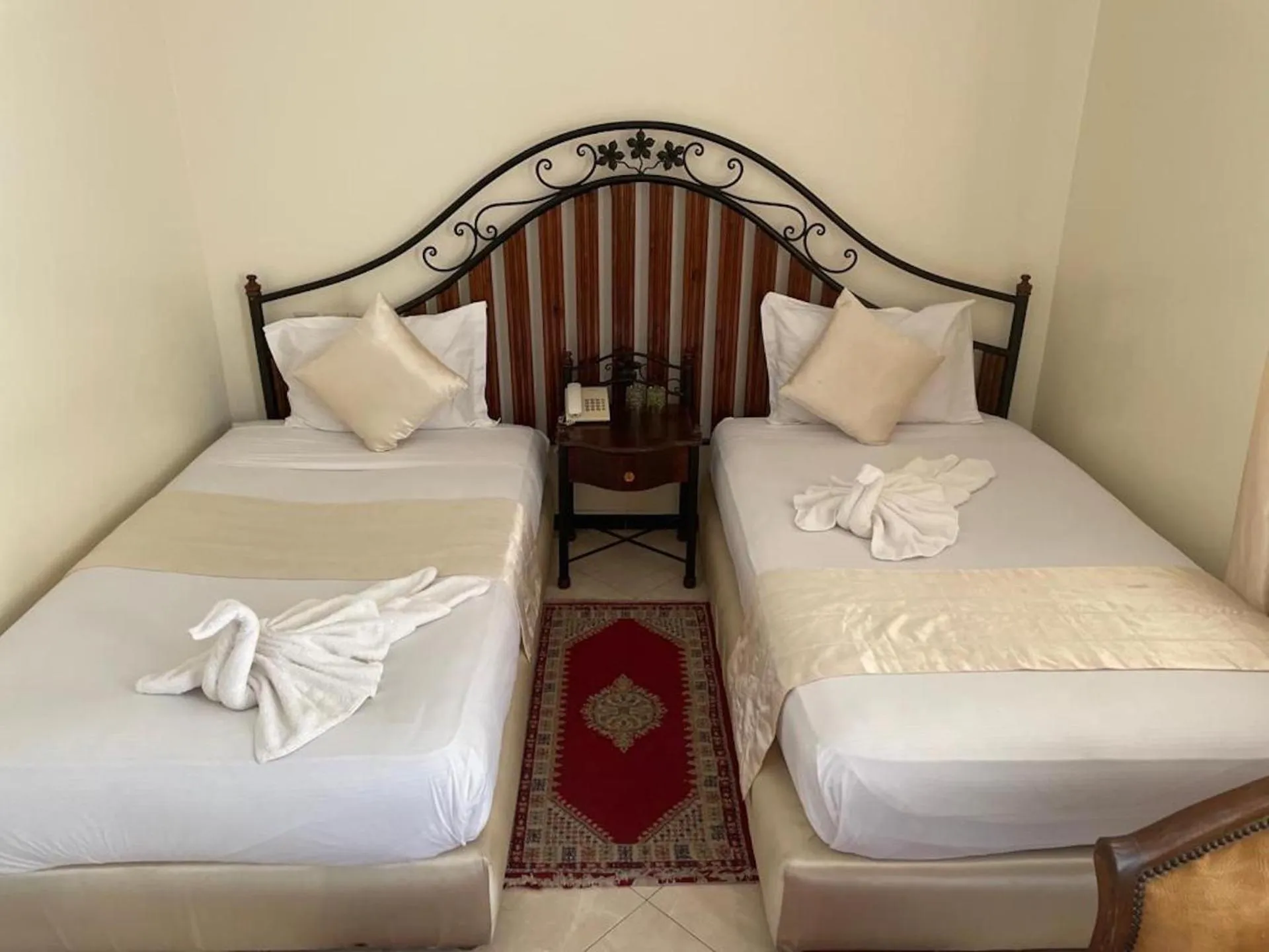 Bed in Perla Hôtel