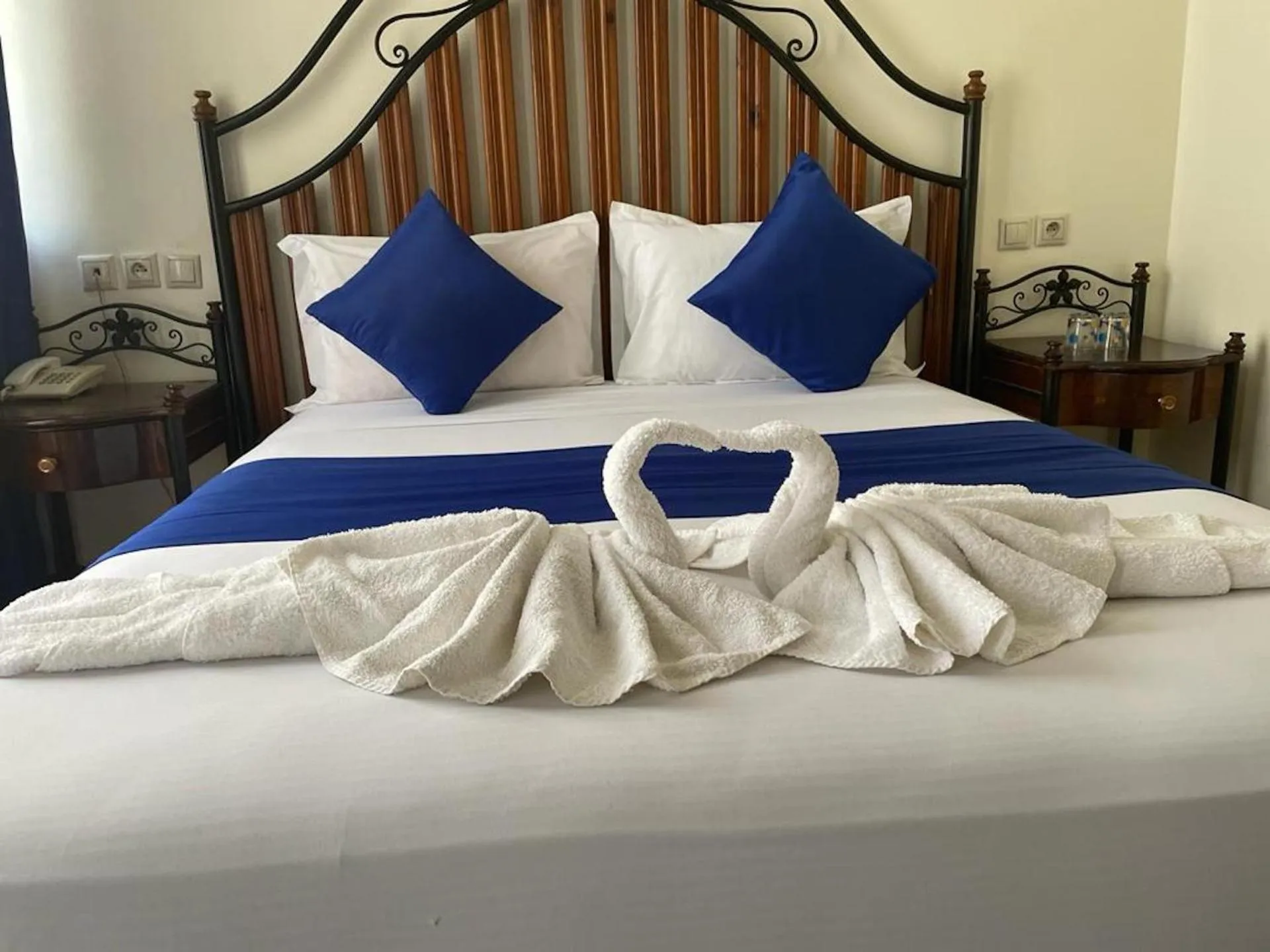 Bed in Perla Hôtel
