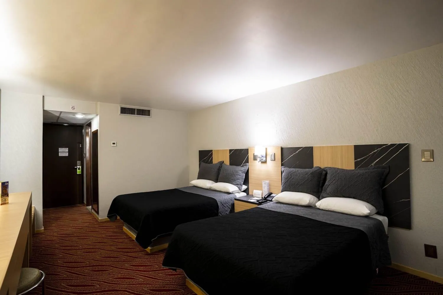 Bed in Hotel Real Plaza