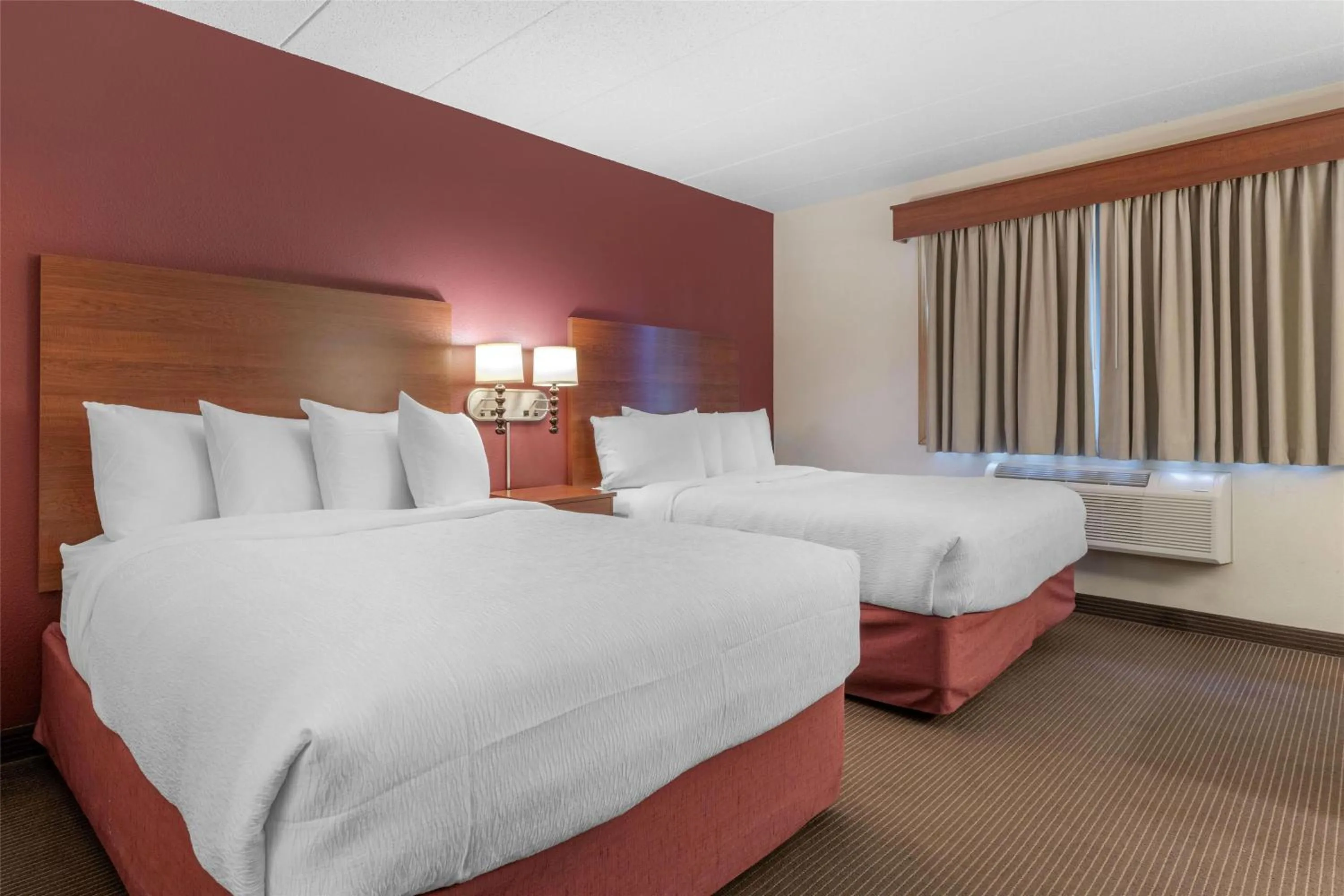 Bedroom, Bed in SureStay Plus Hotel by Best Western Litchfield
