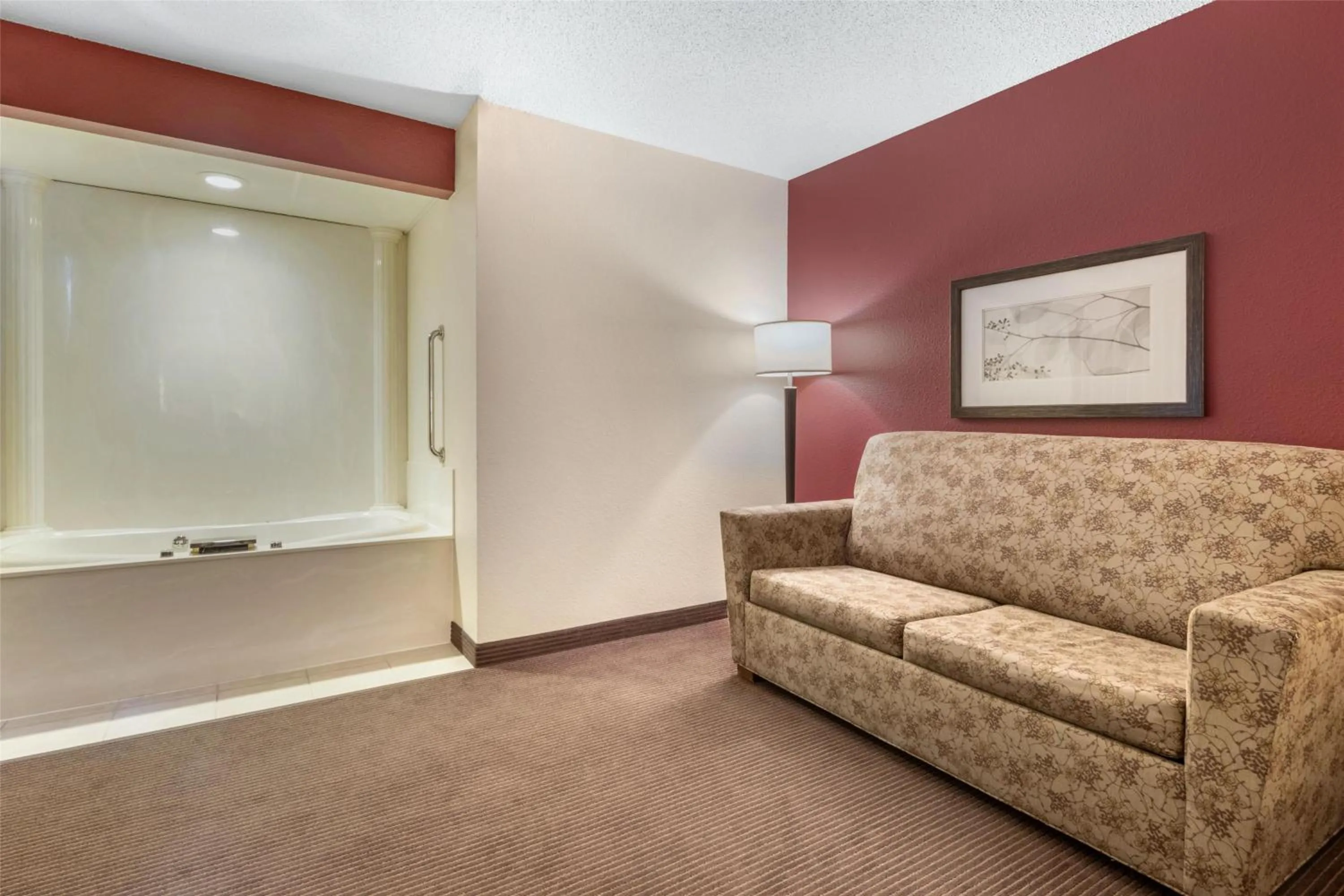 Bedroom in SureStay Plus Hotel by Best Western Litchfield