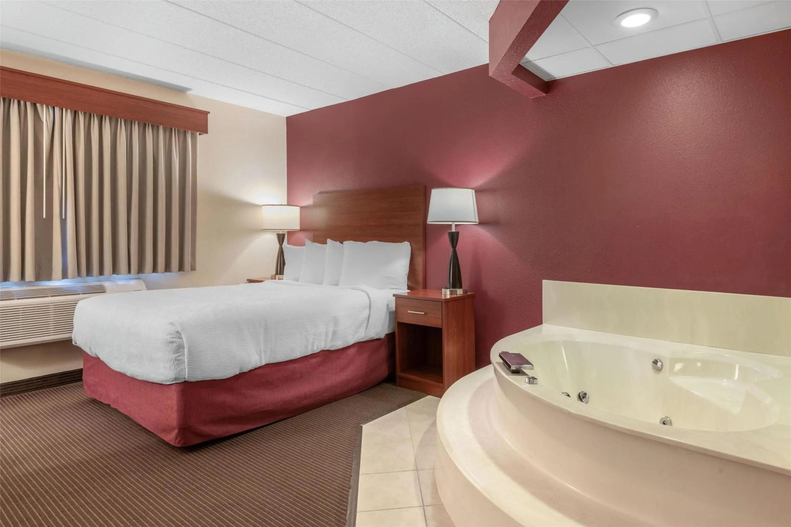 Bedroom, Bed in SureStay Plus Hotel by Best Western Litchfield