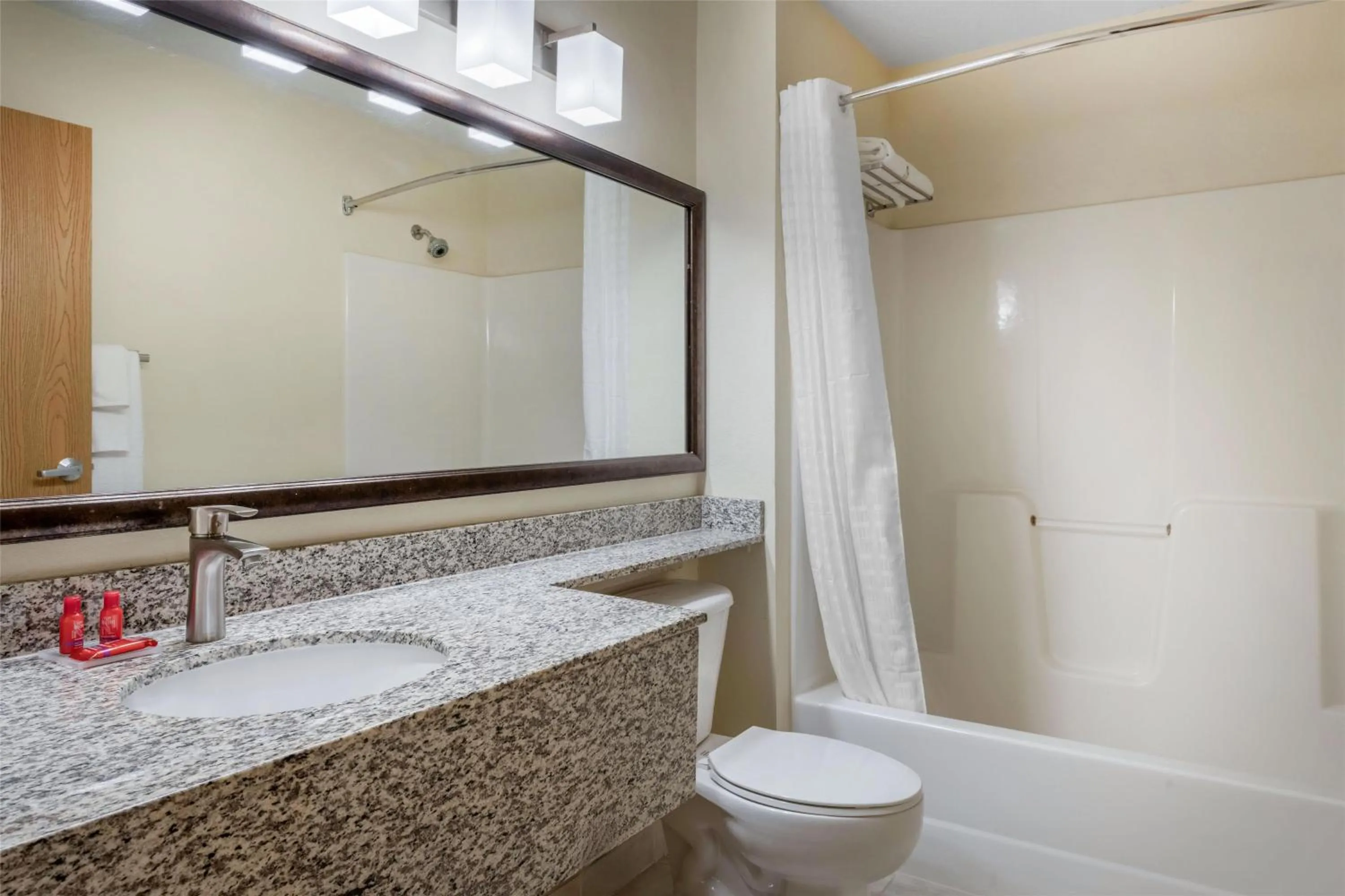 Bathroom in SureStay Plus Hotel by Best Western Litchfield