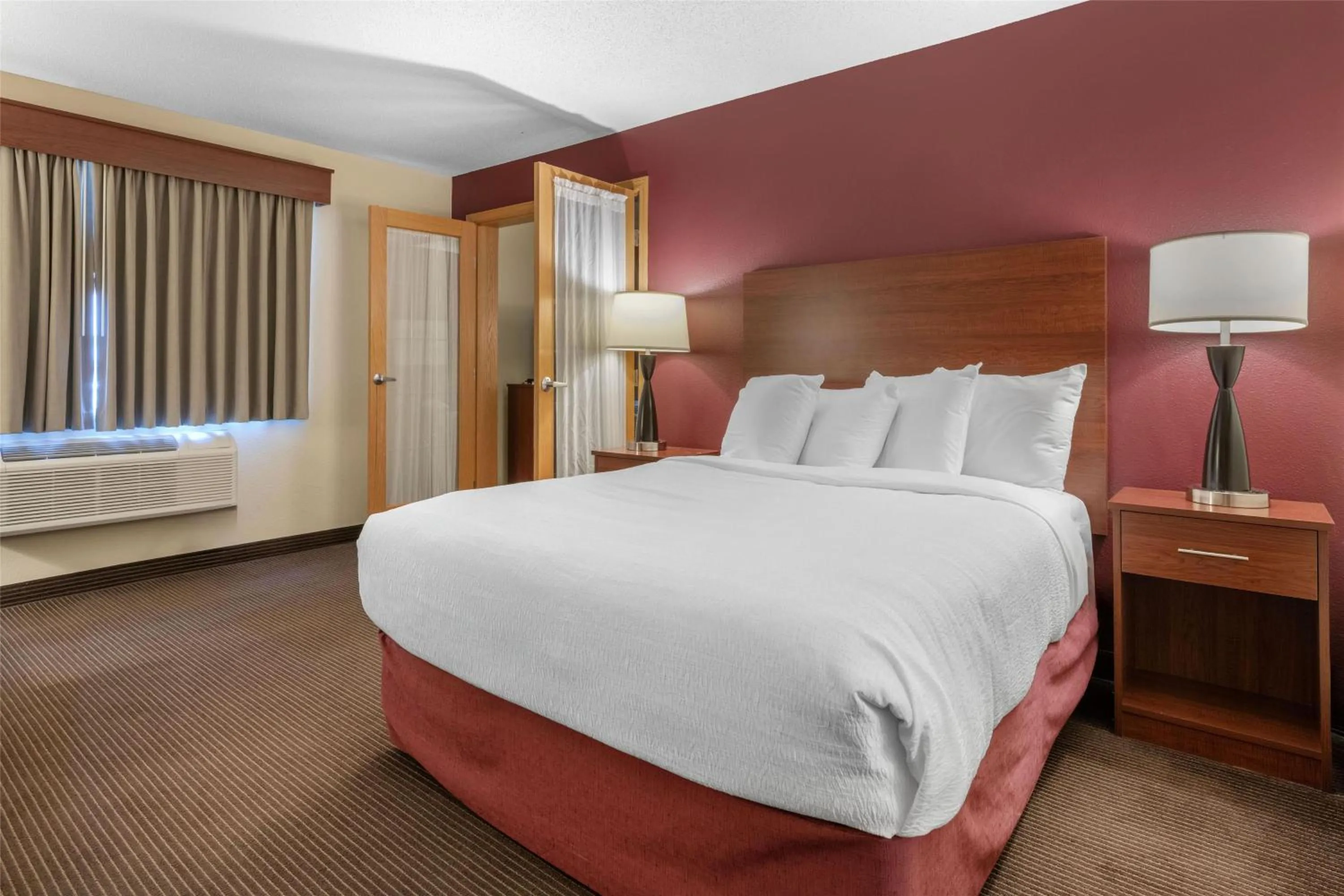 Bedroom, Bed in SureStay Plus Hotel by Best Western Litchfield