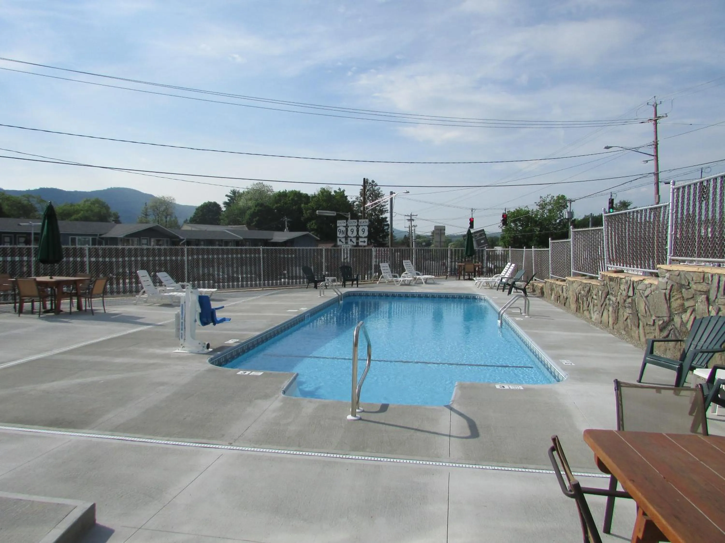 Swimming pool in The Lake George Inn