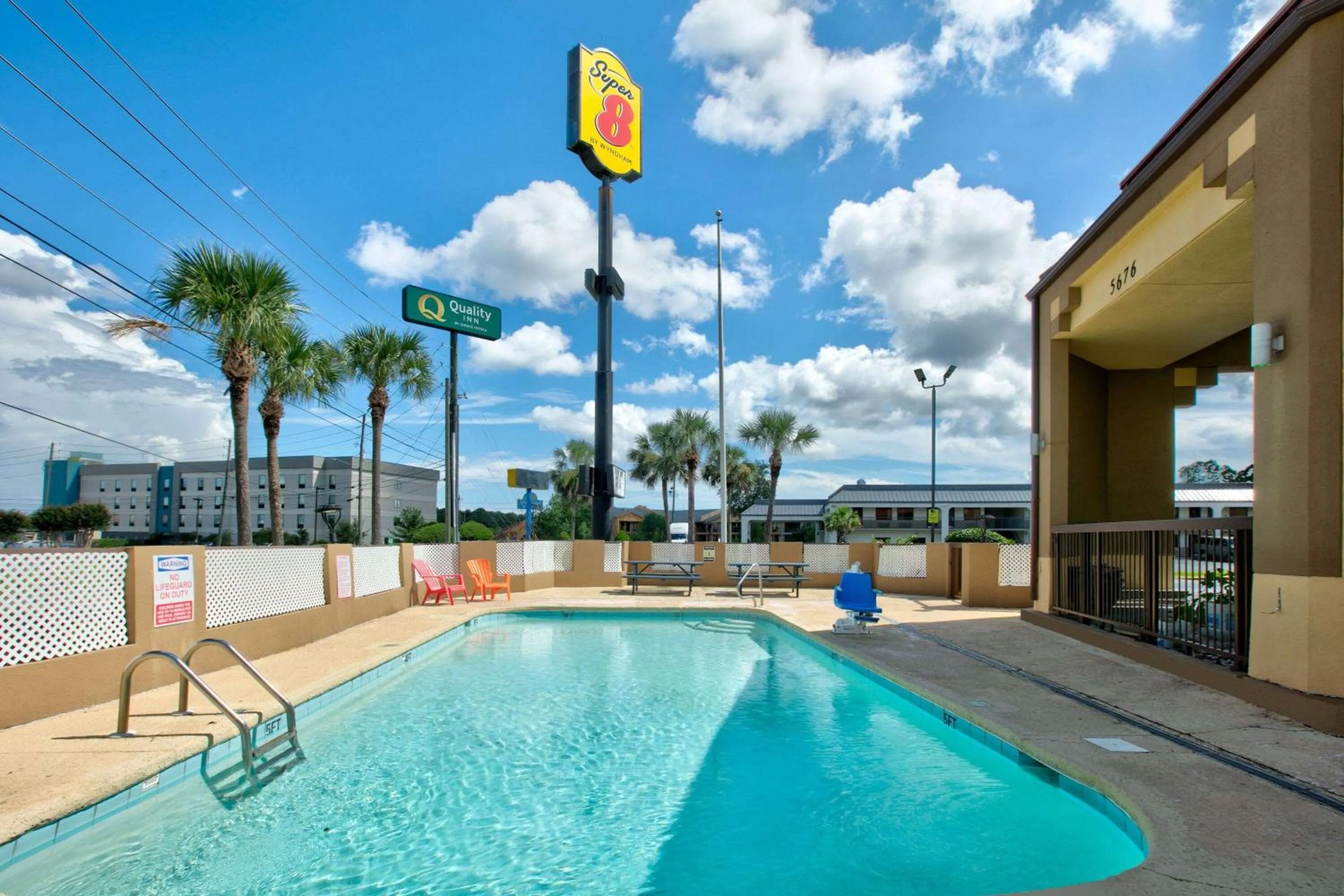 Pool view in Super 8 by Wyndham Mobile/Tillmans Corner