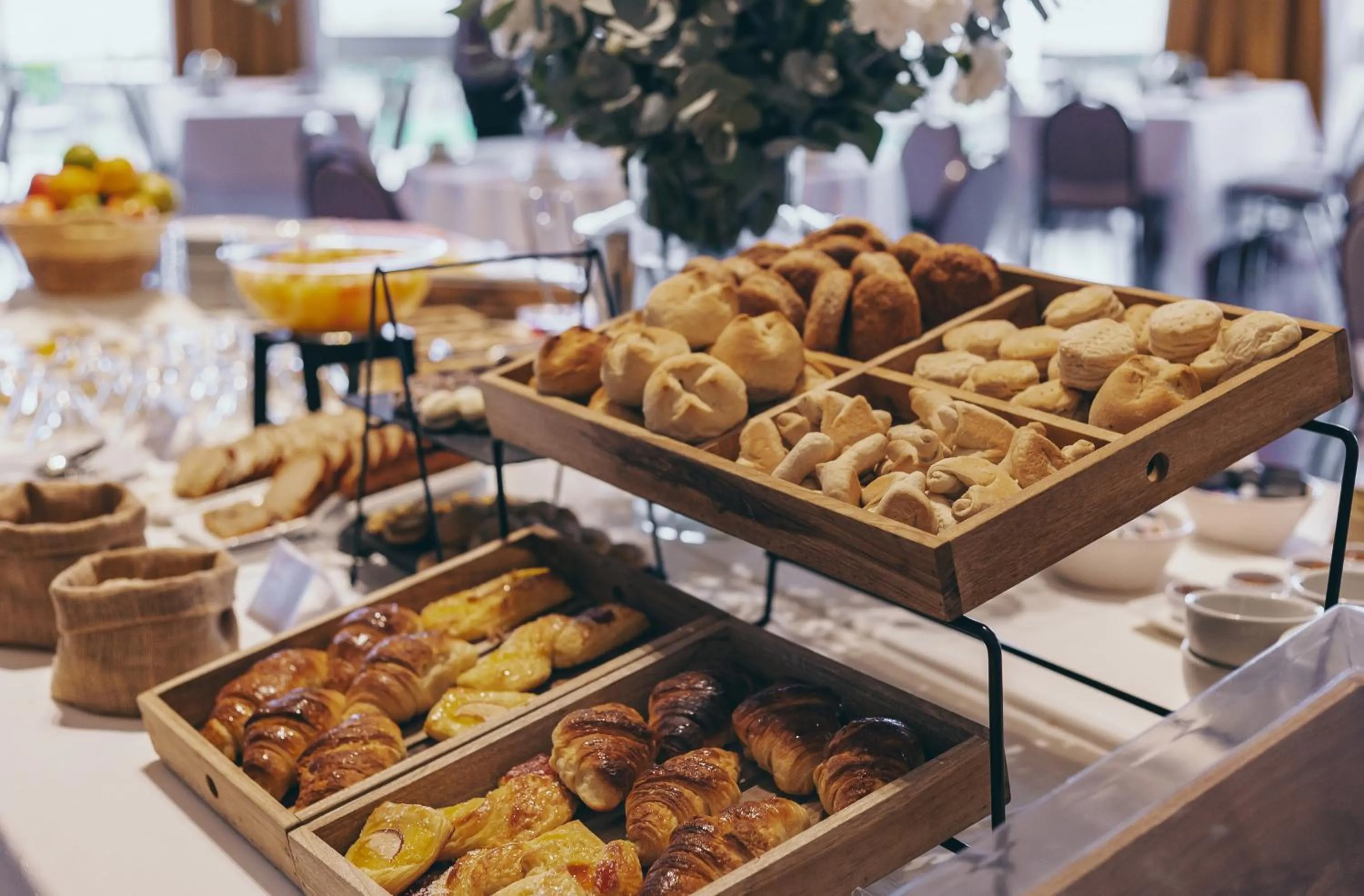 Buffet breakfast in Altos de la Viña, Wine Hotel & Spa