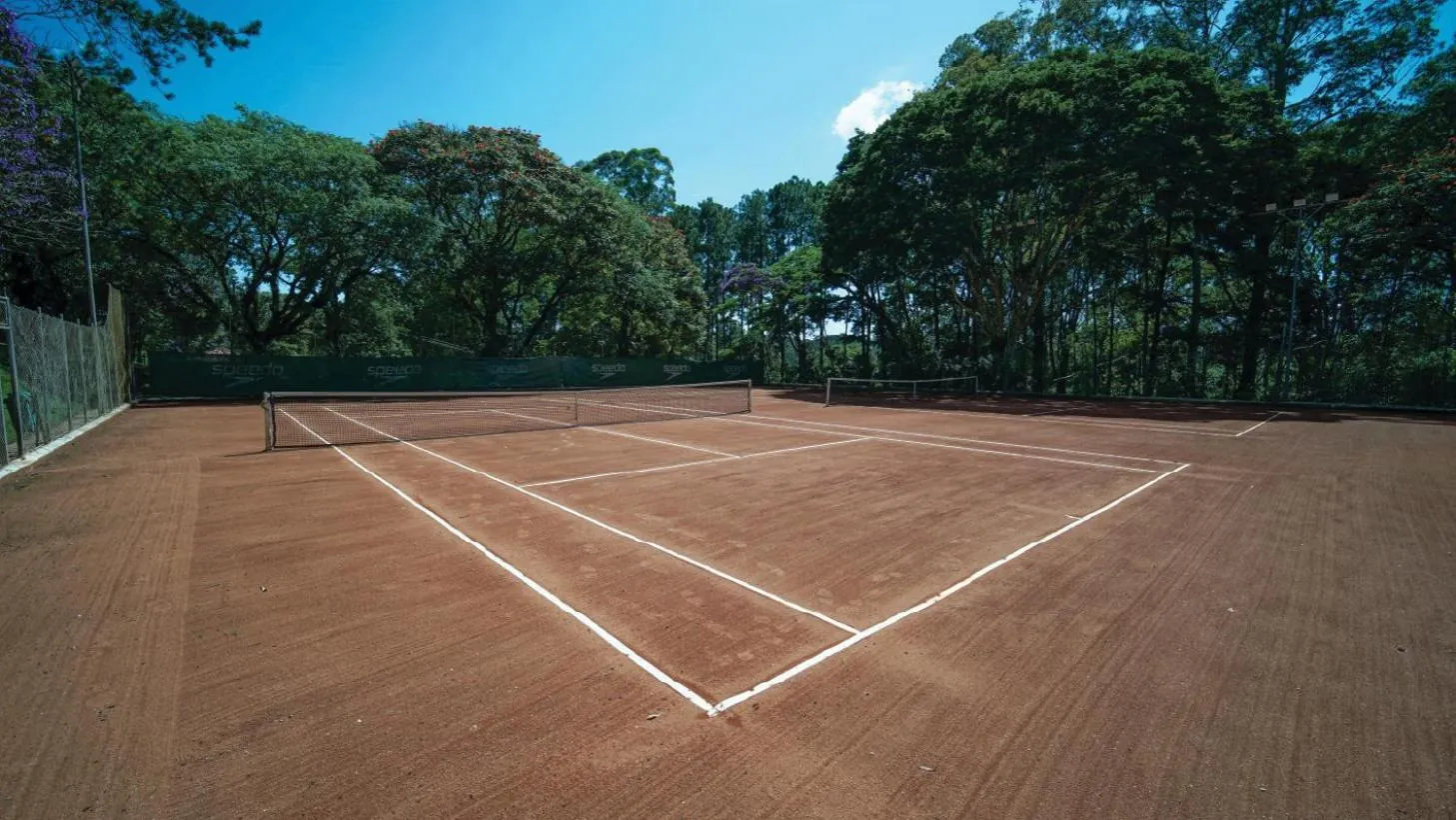 Tennis court in Eldorado Atibaia Eco Resort