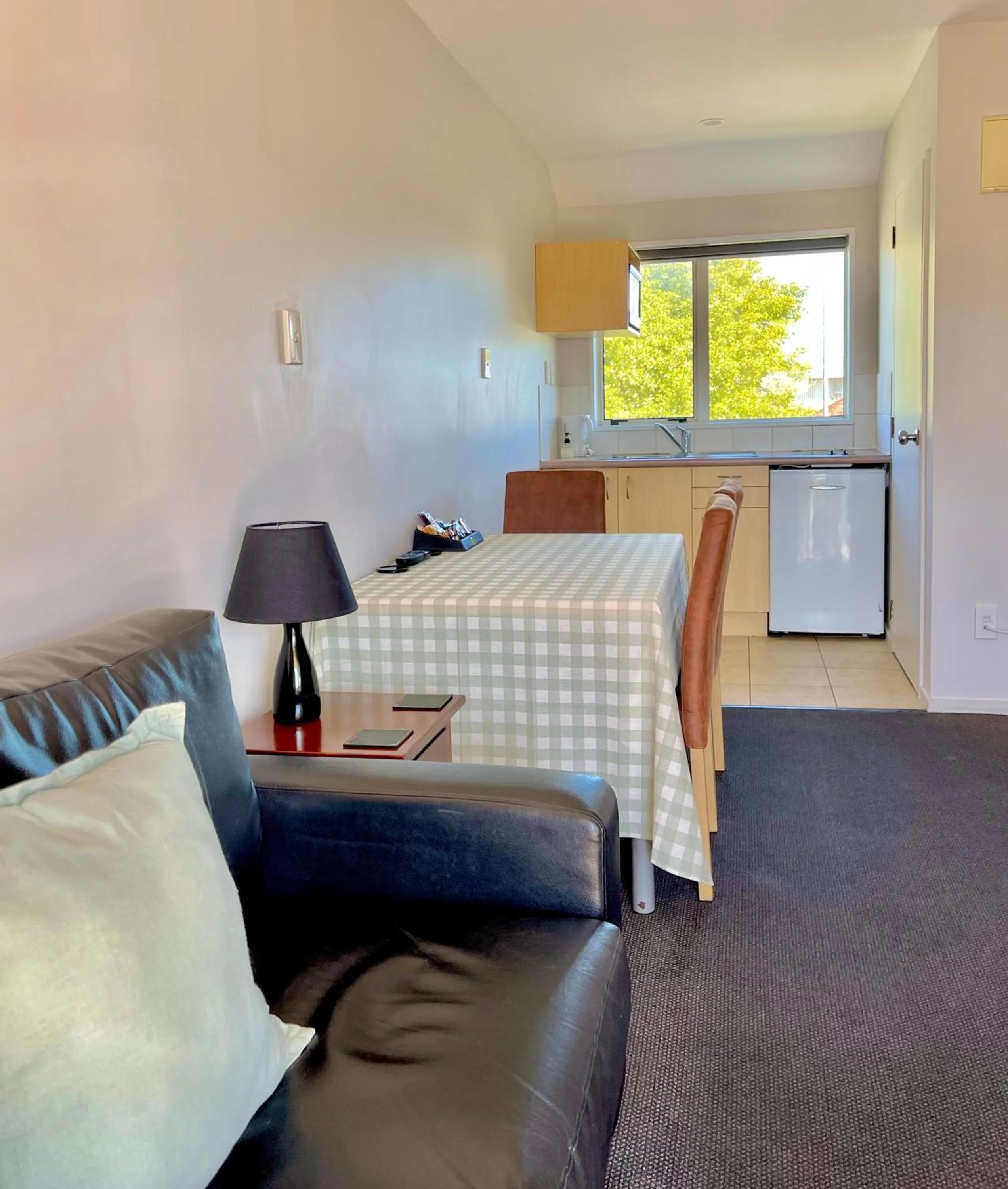 Kitchen or kitchenette in Amalfi Motor Lodge