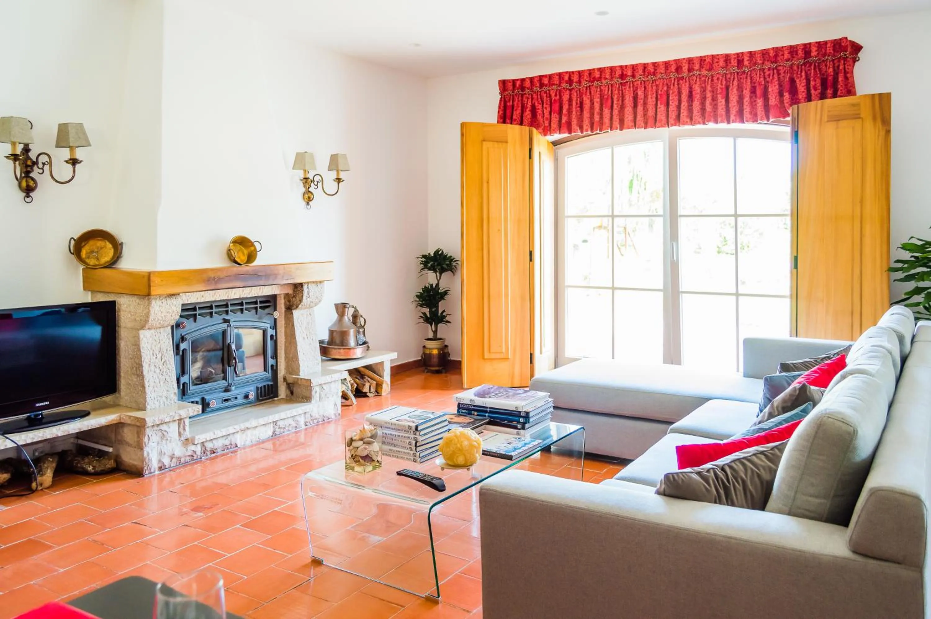 Communal lounge/ TV room in Casa Da Padeira - Turismo Rural