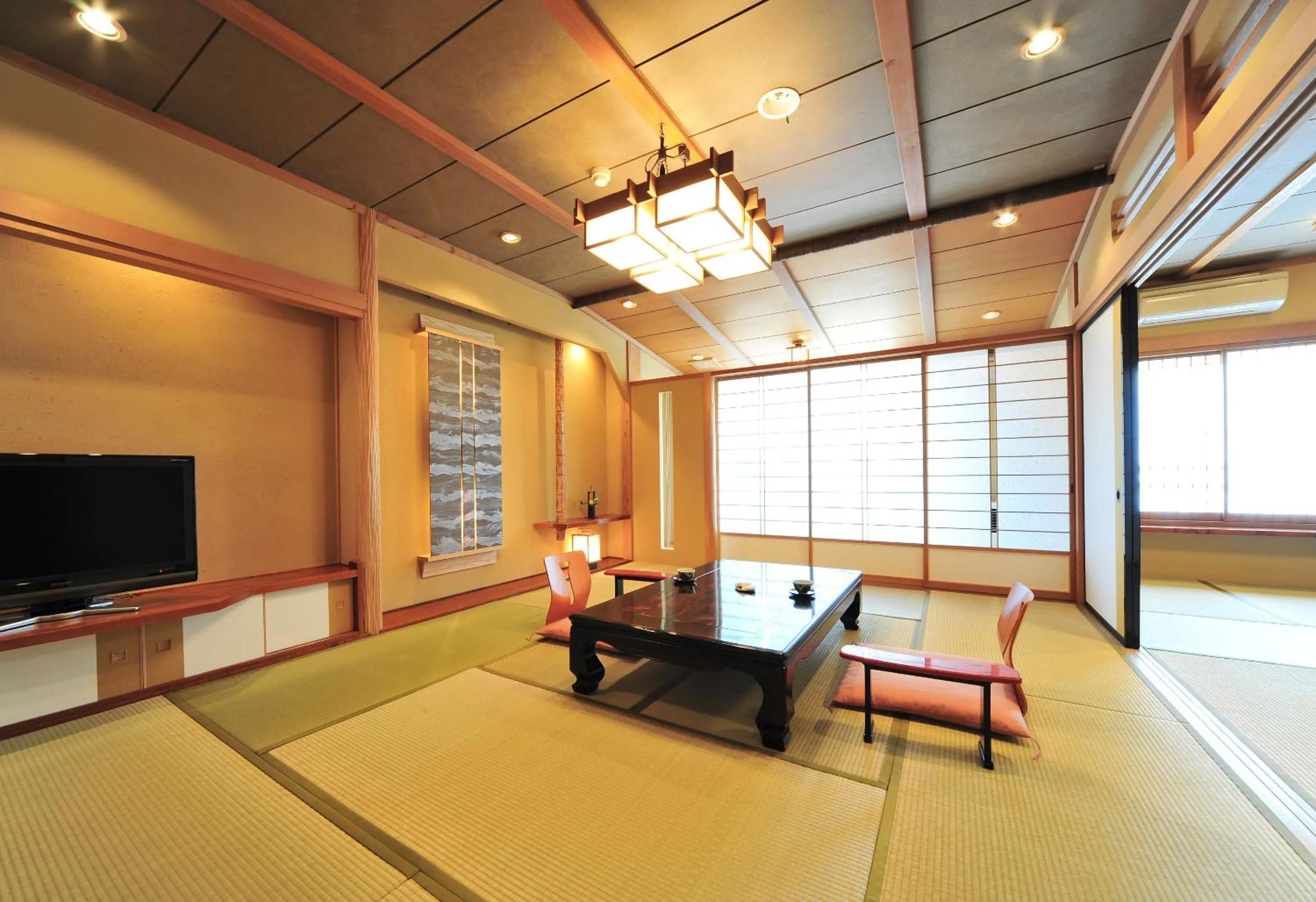 Photo of the whole room in Tatsumikan