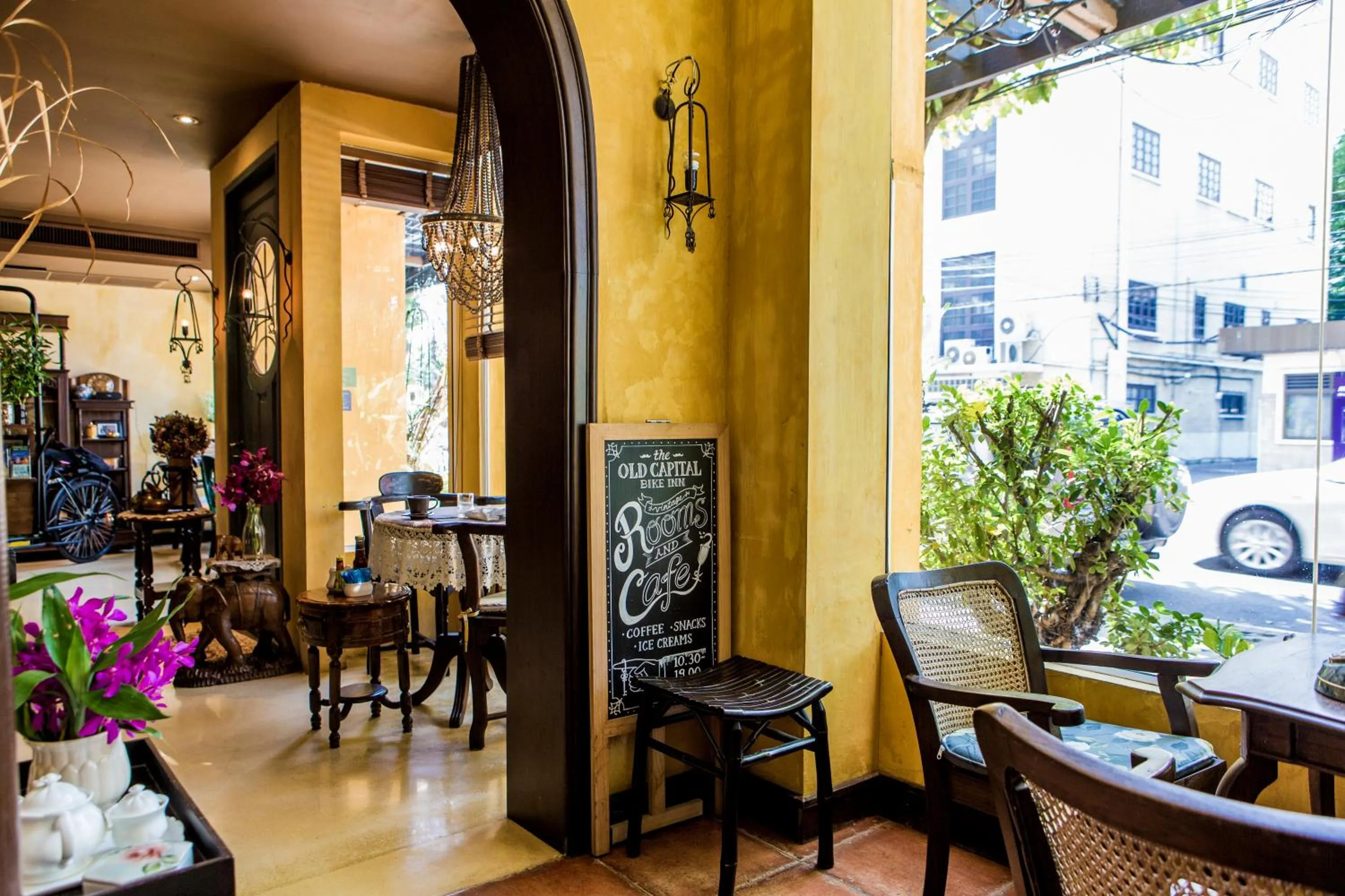 Restaurant/places to eat in Old Capital Bike Inn - SHA Certified