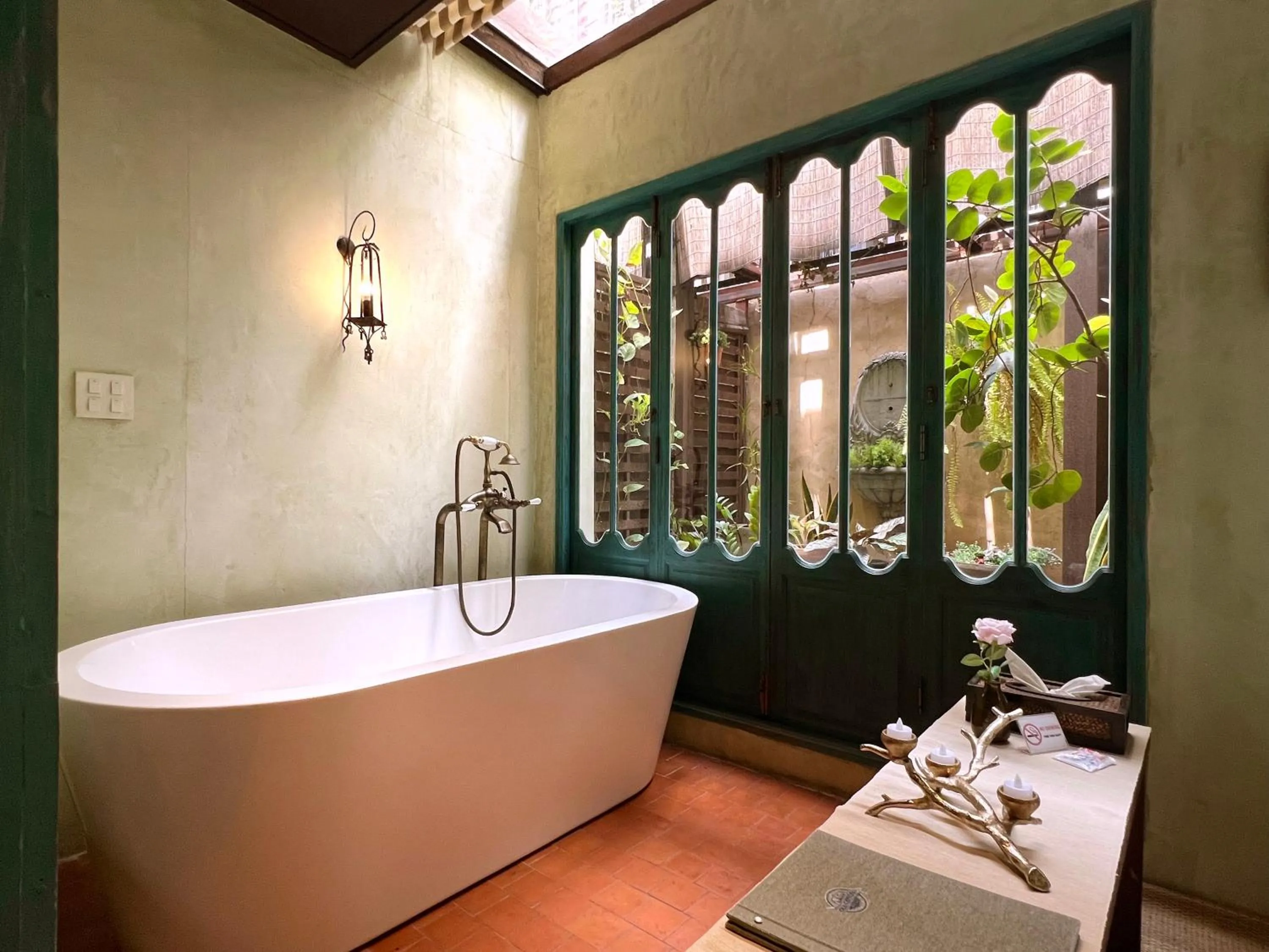 Bath in Old Capital Bike Inn - SHA Certified