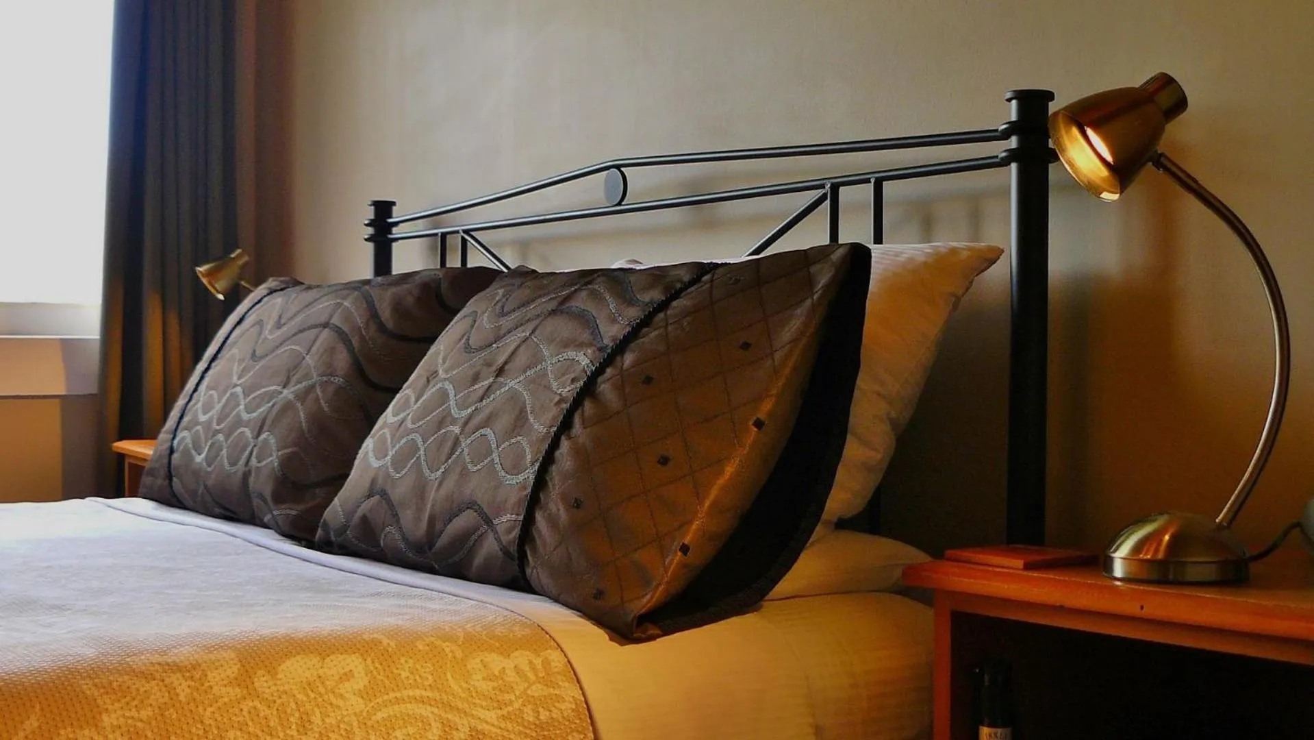 Bed in Holly Homestead B&B