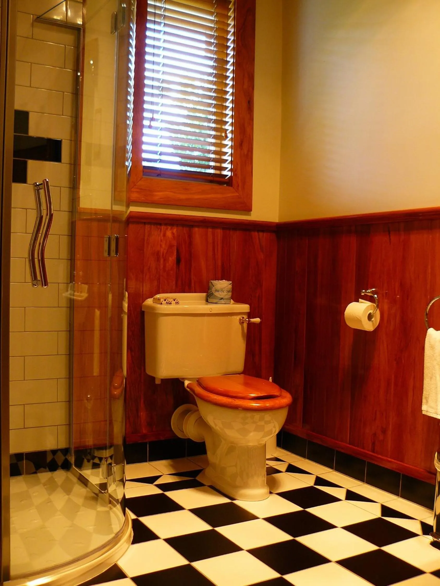 Bathroom in Holly Homestead B&B